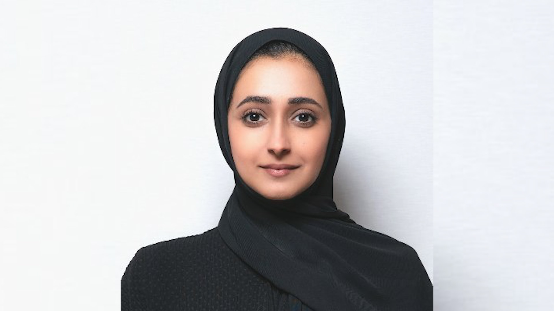 الناشطة الإماراتية آلاء الصديق