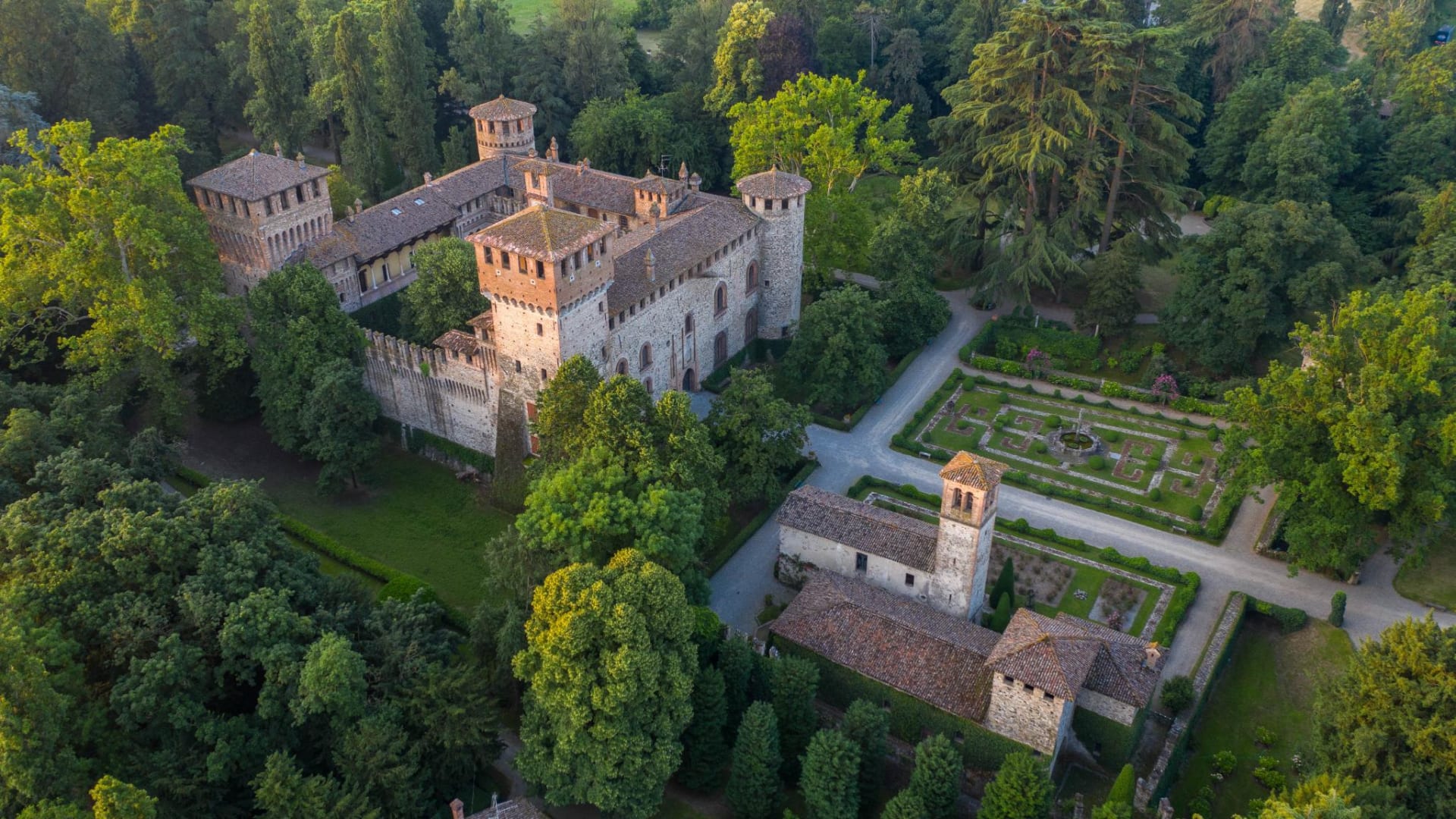 كيف تأمل الحدائق الإيطالية في تغيير اتجاه السياحة؟