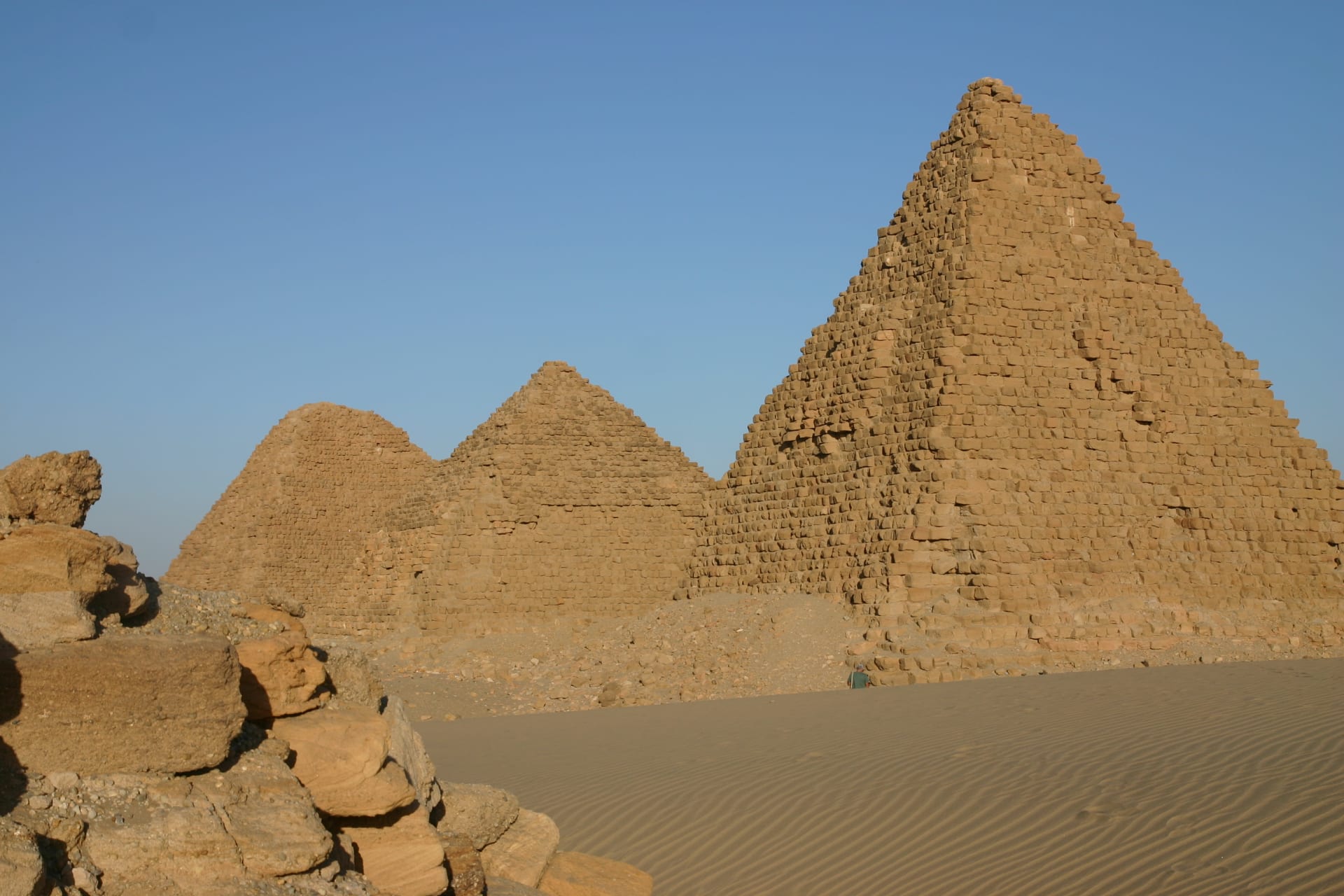 آمن المصريون القدماء بأن الإله آمون سكن فيه.. تعرف على "الجبل الطاهر" في السودان