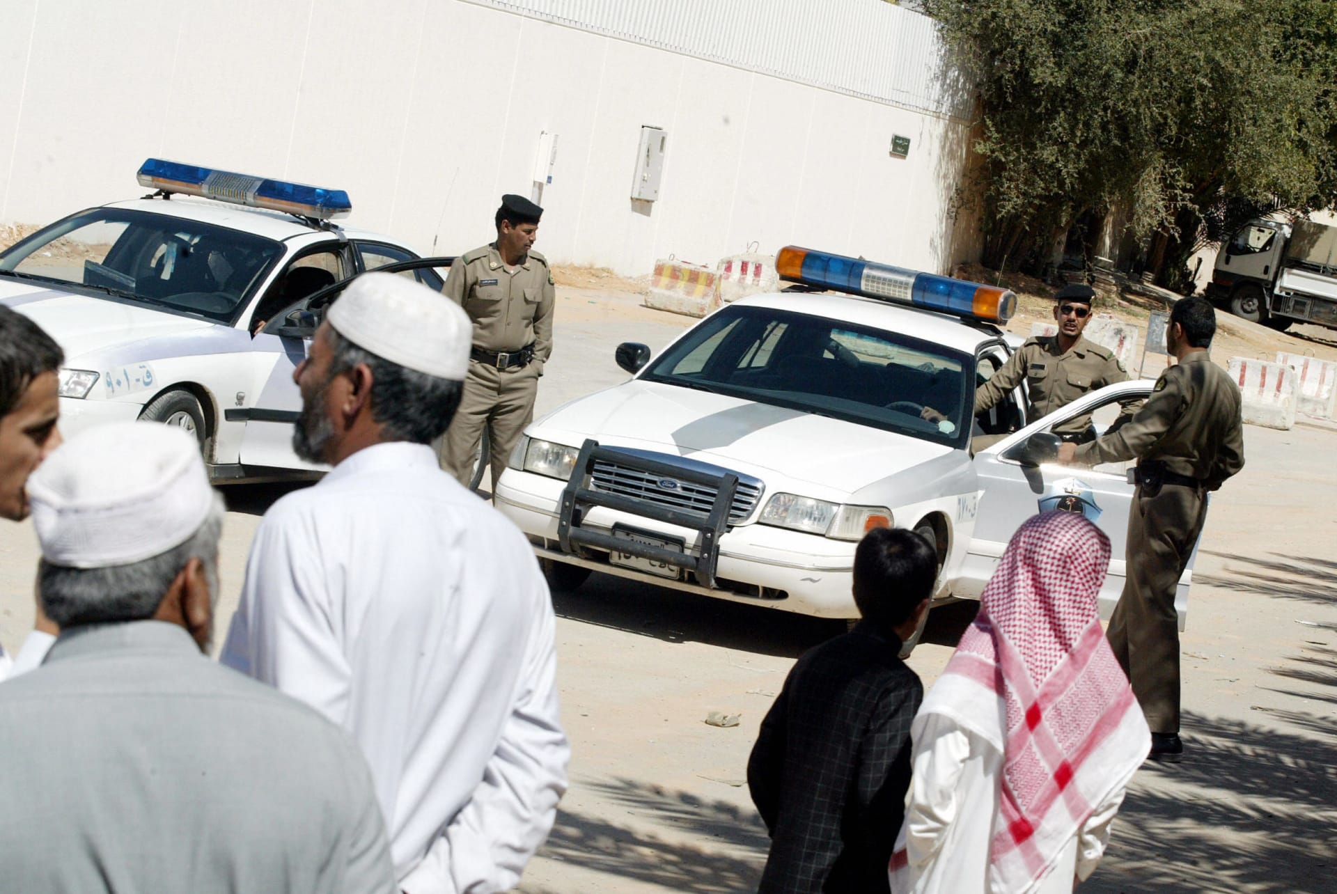 صورة أرشيفية (تعبيرية) لعناصر بالشرطة السعودية العام 2006