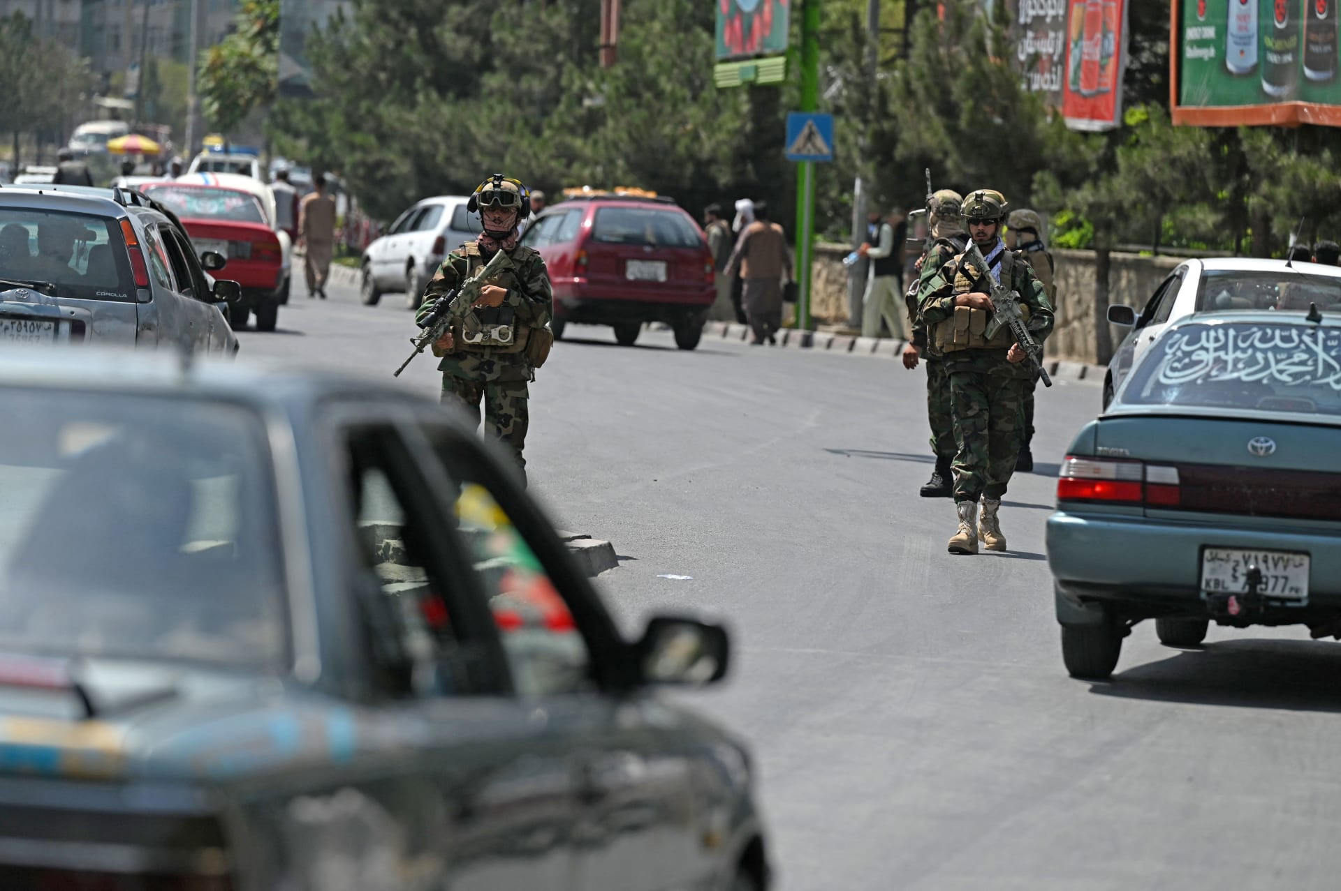 مقاتلو طالبان من وحدة من "القوات الخاصة" يقومون بدورية على طول شارع في كابول في 29 أغسطس 2021