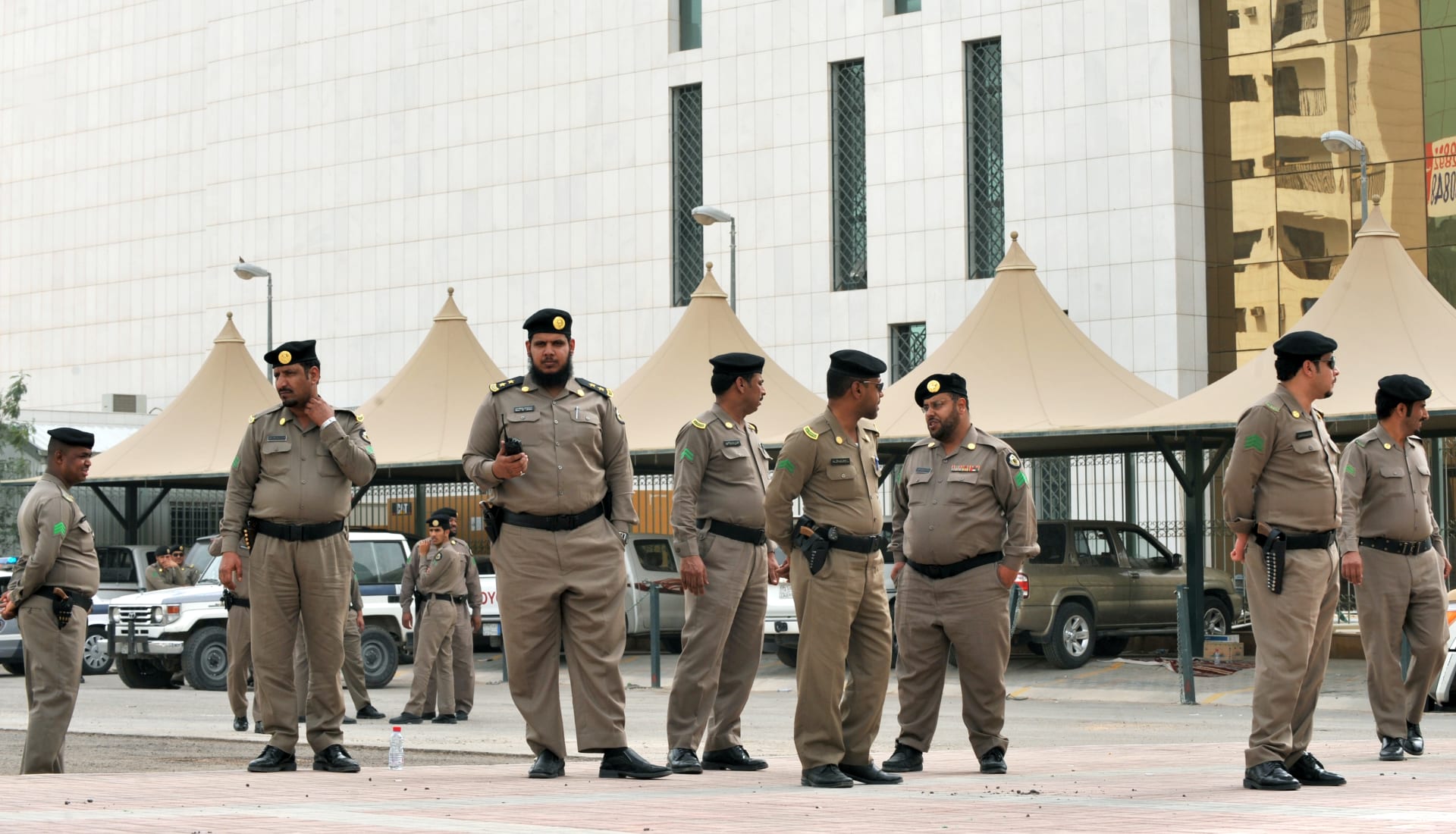 صورة أرشيفية لعناصر بالشرطة السعودية 