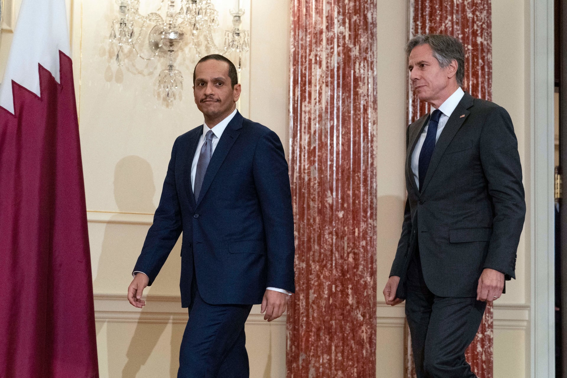 وزير الخارجية الأمريكي، أنتوني بلينكن (يمين) ونظيره القطري الشيخ محمد بن عبدالرحمن 