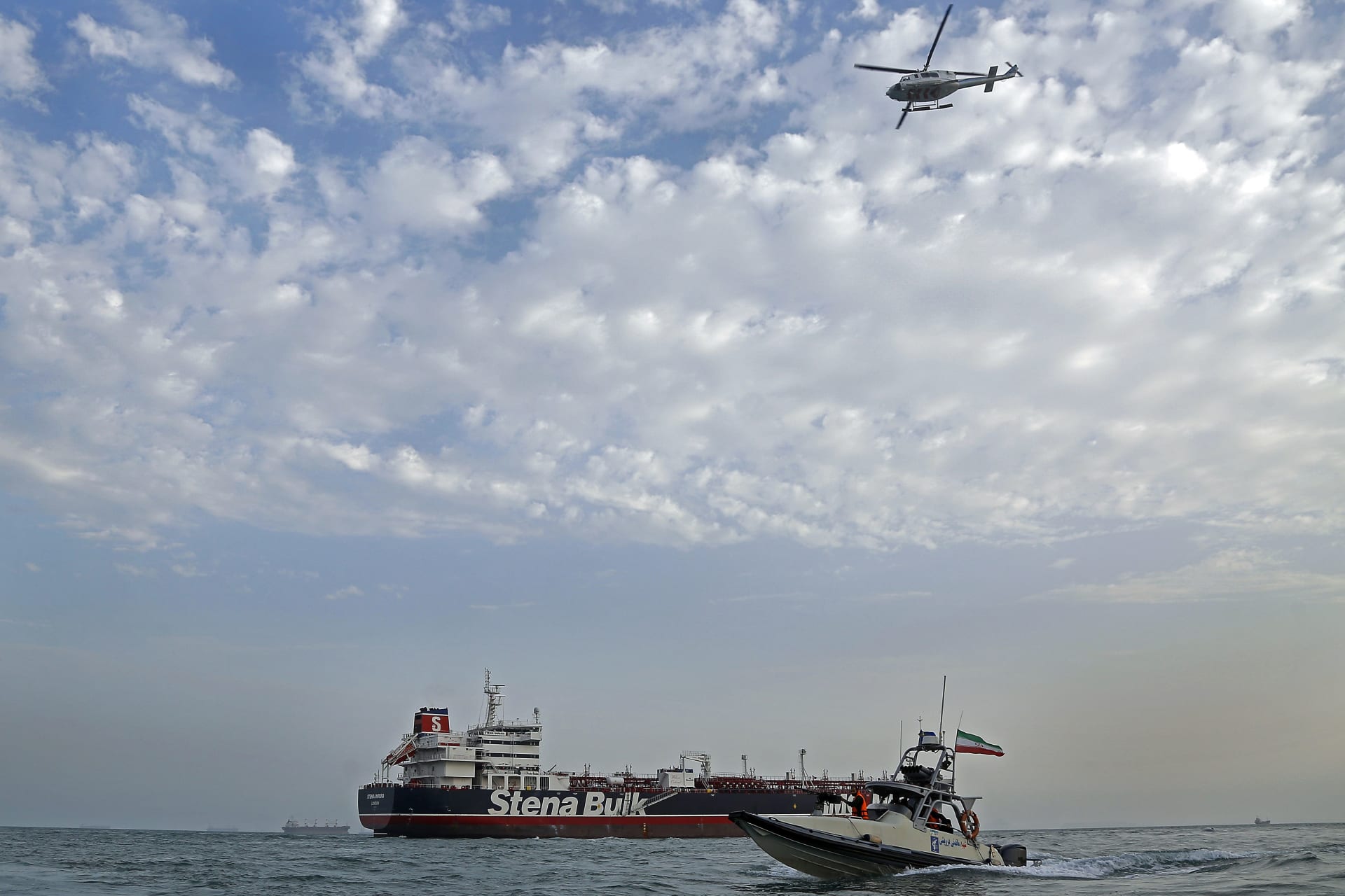 إيران تصادر سفينة جديدة في الخليج: كانت تحاول تهريب الوقود