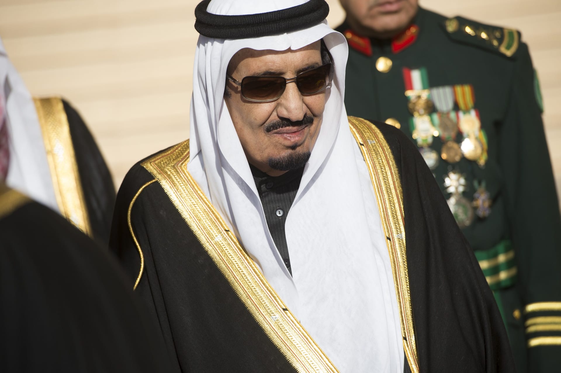 بعد منحه الجنسية السعودية.. الحسيني يمتدح الملك سلمان: أمير البلاغة