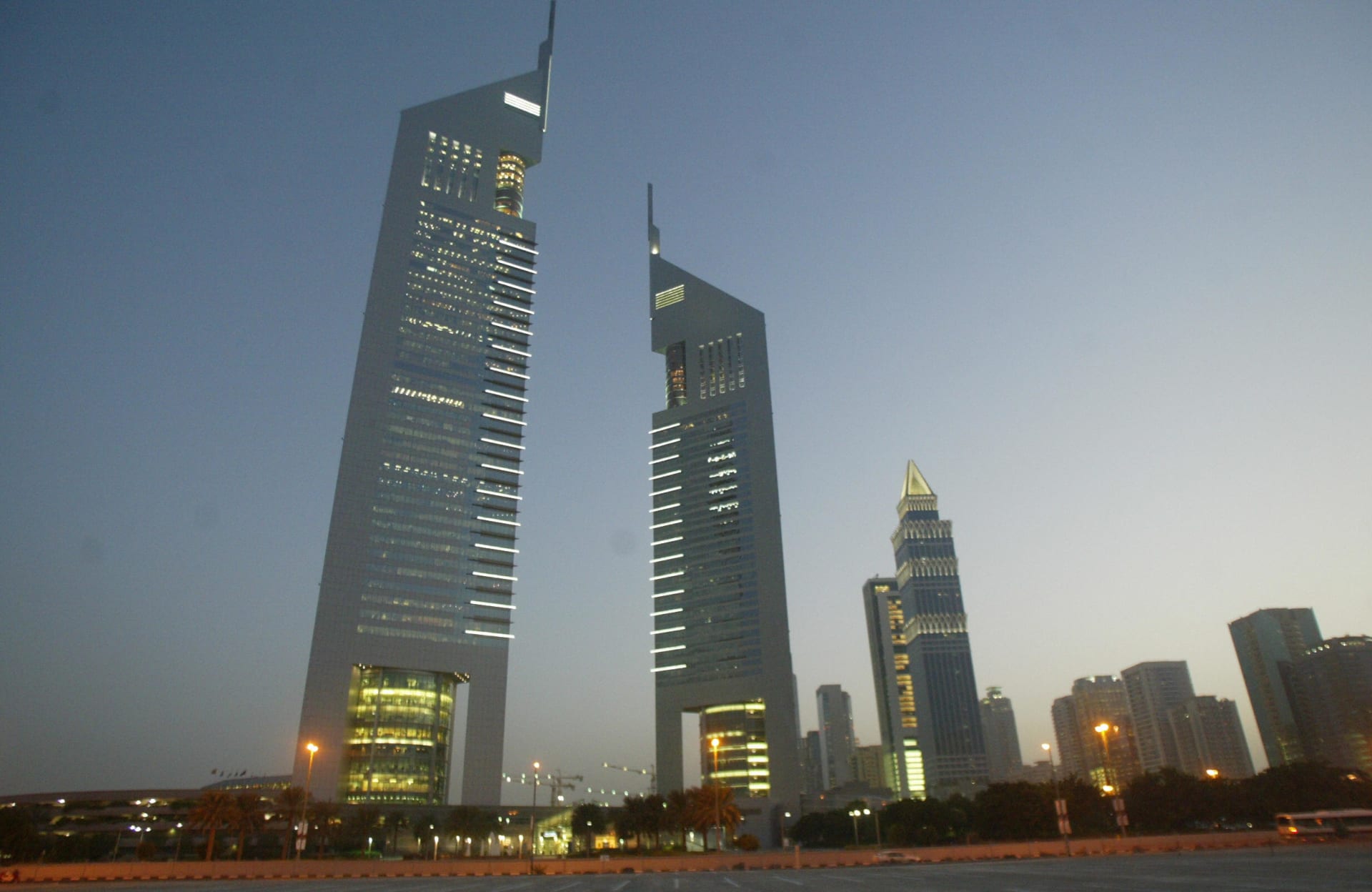 الصحة الإماراتية: التحصين الكامل شرط للدخول إلى جميع الجهات الحكومية الاتحادية