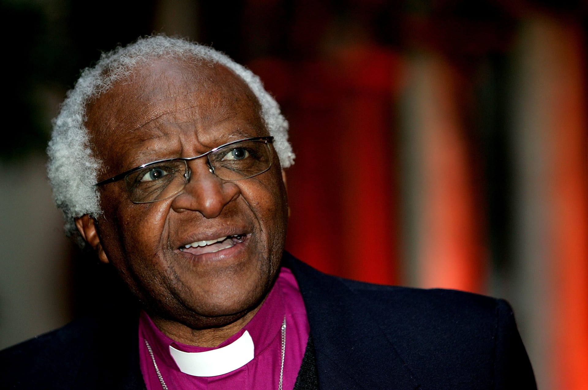 فاز بجائزة نوبل للسلام.. وفاة الأسقف الجنوب أفريقي ديزموند توتو عن 90 عاما