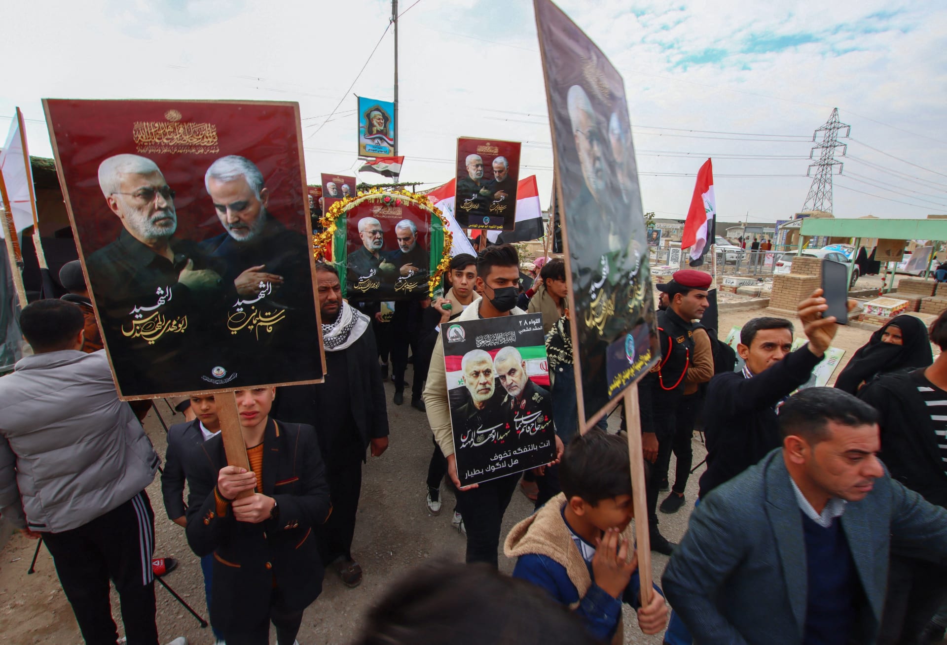 جنازة رمزية لسليماني والمهندس في مدينة النجف العراقية 