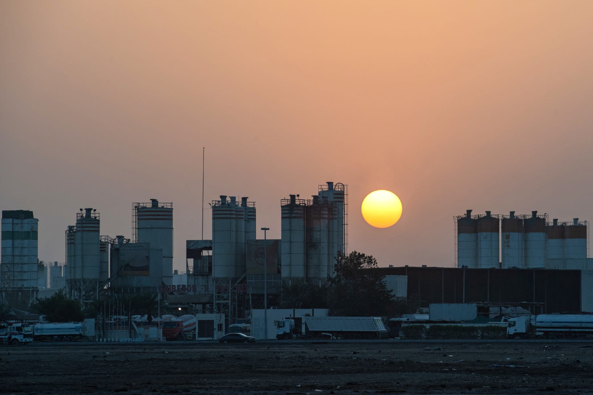 منطقة المصفاة الصناعية في العاصمة الإماراتية أبو ظبي