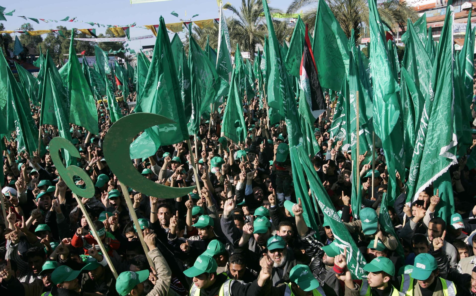 حماس ترد على صور دعم عبدالملك الحوثي ولافتة "الشهيد القائد": لا تُعبر عن موقفنا
