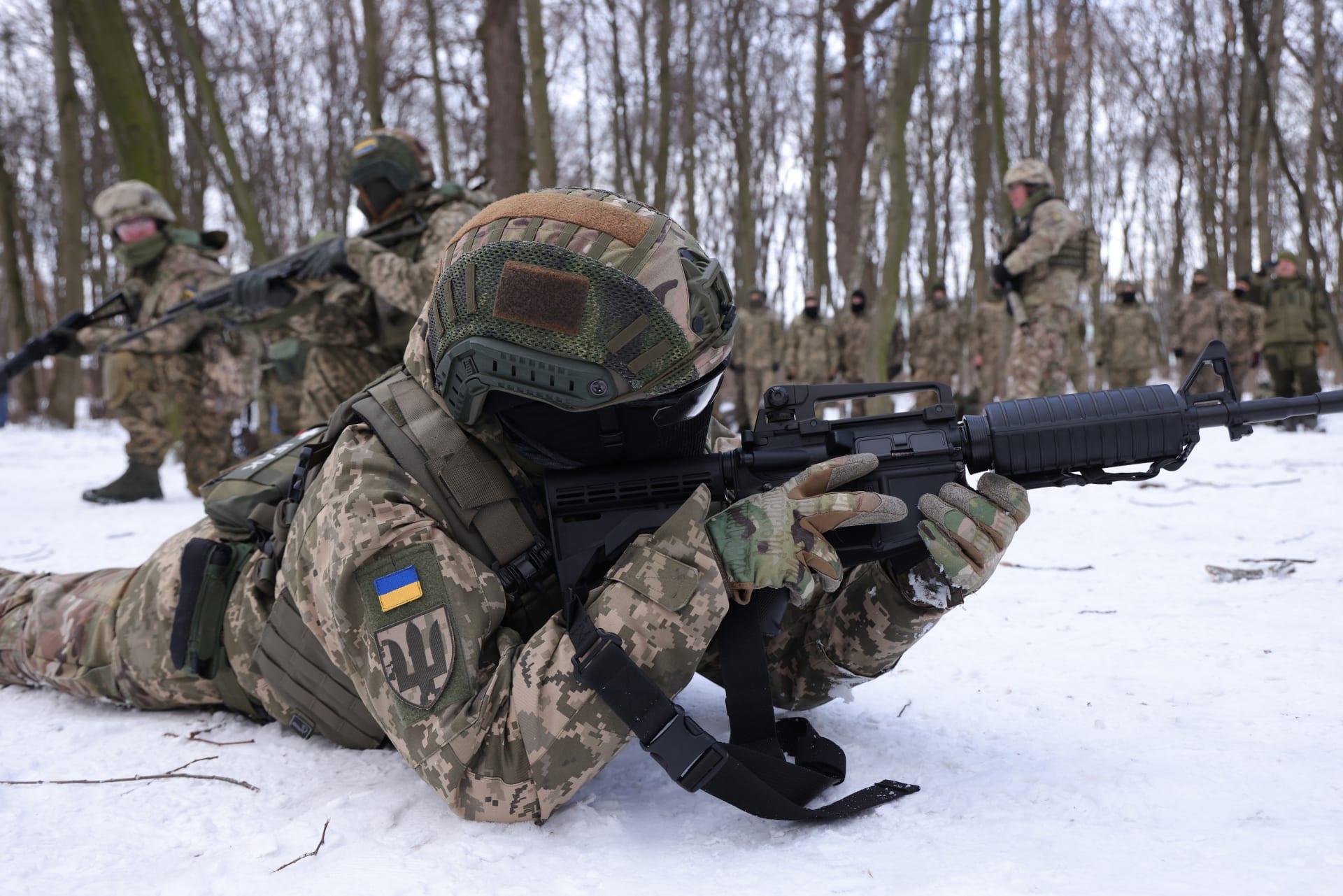 مواطنون في كييف يشاركون في تدريبات عسكرية 