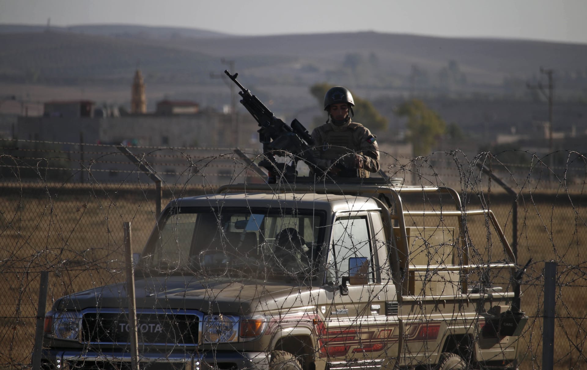 مصادر تكشف تفاصيل عمليات التهريب من سوريا إلى الأردن و"دور المليشيات" 