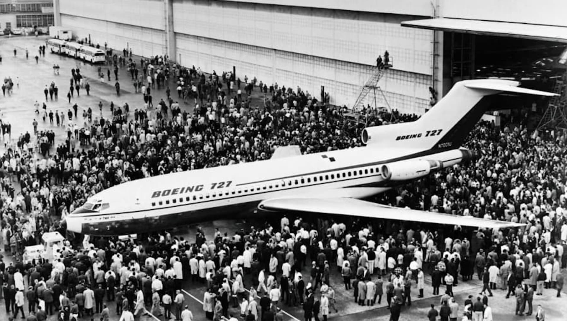 طائرة من طراز بوينغ 727
