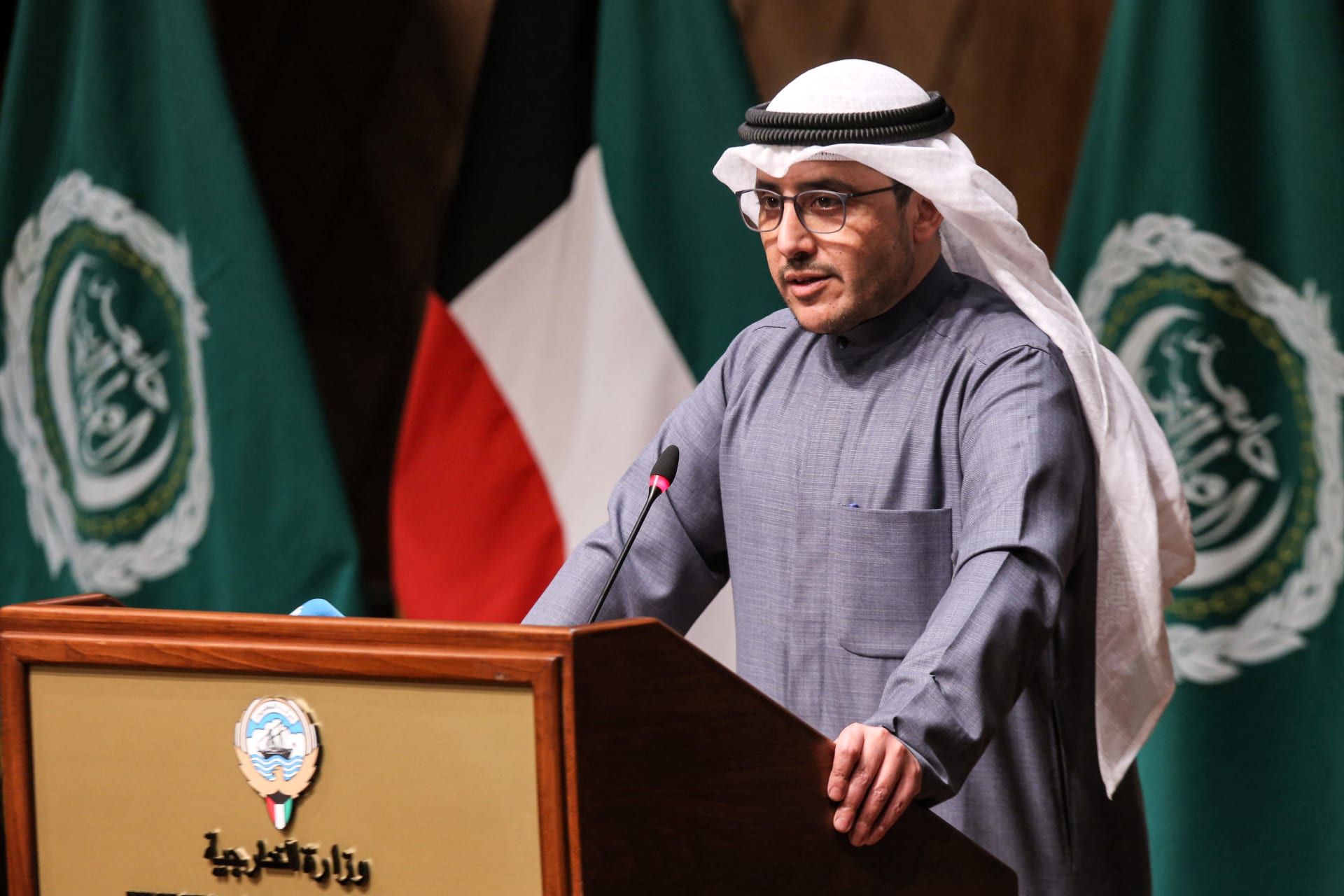 وزير خارجية الكويت: دول الخليج ستدرس رد لبنان على مقترحات التسوية.. وقرار عربي بإدانة الحوثيين