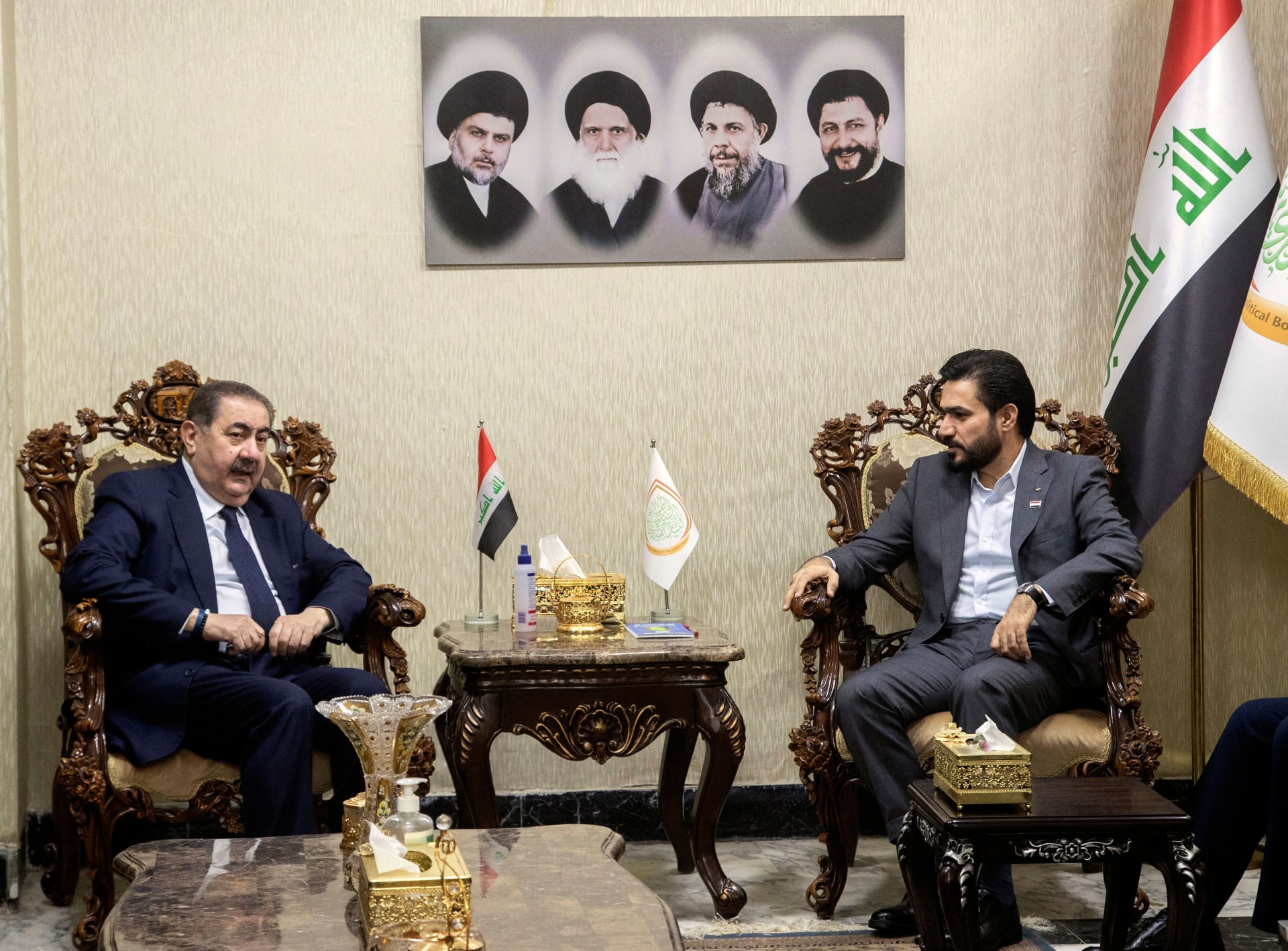 هوشيار زيباري  خلال لقاء مع رئيس الكتلة الصدرية في مجلس النواب العراقي  حسن العذاري