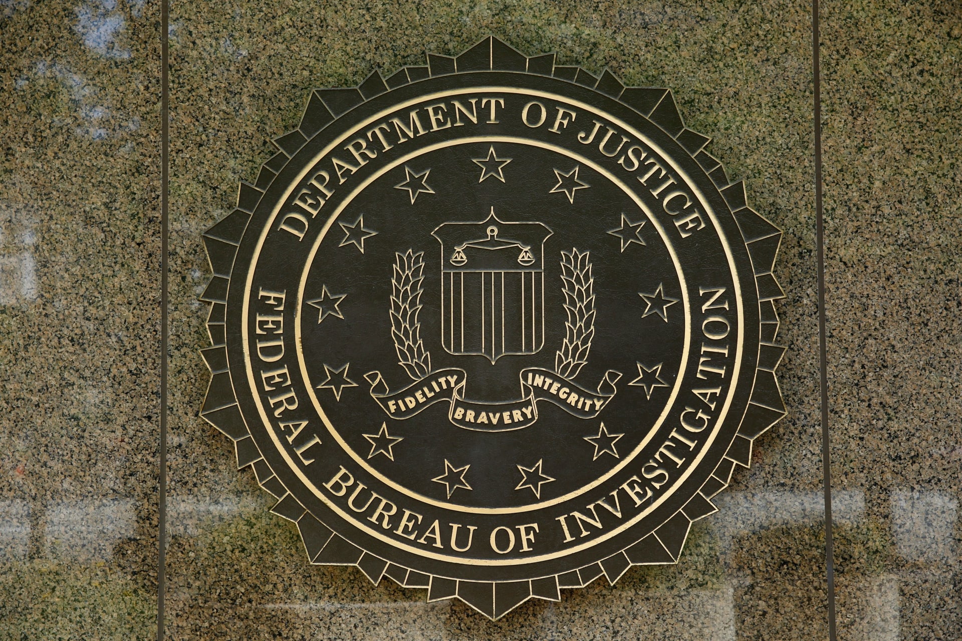  مكتب التحقيقات الفيدرالي الأمريكي (FBI)