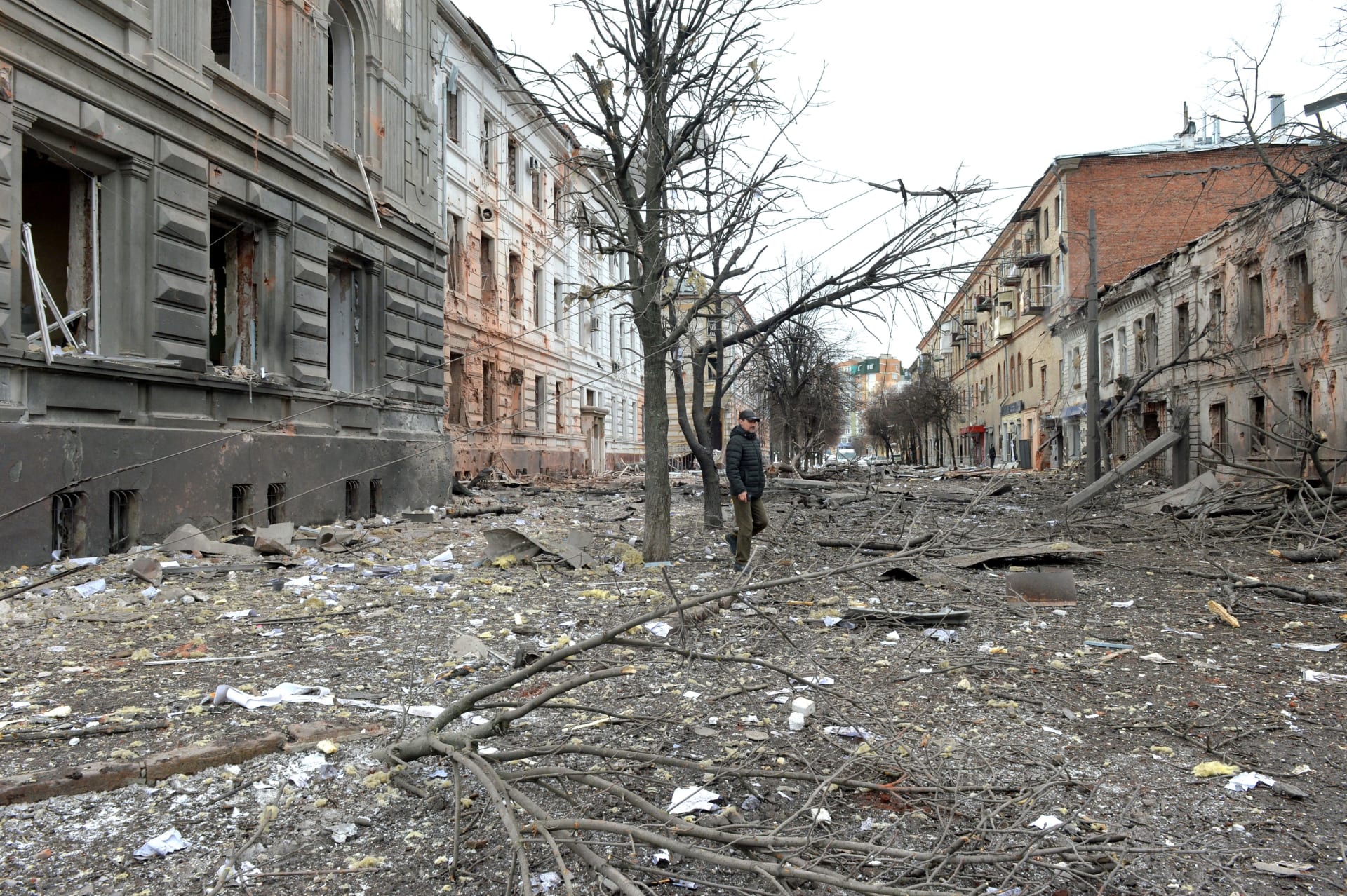 الحكومة الأوكرانية: القافلة الإنسانية التي أُرسلت إلى ماريبول قُصفت