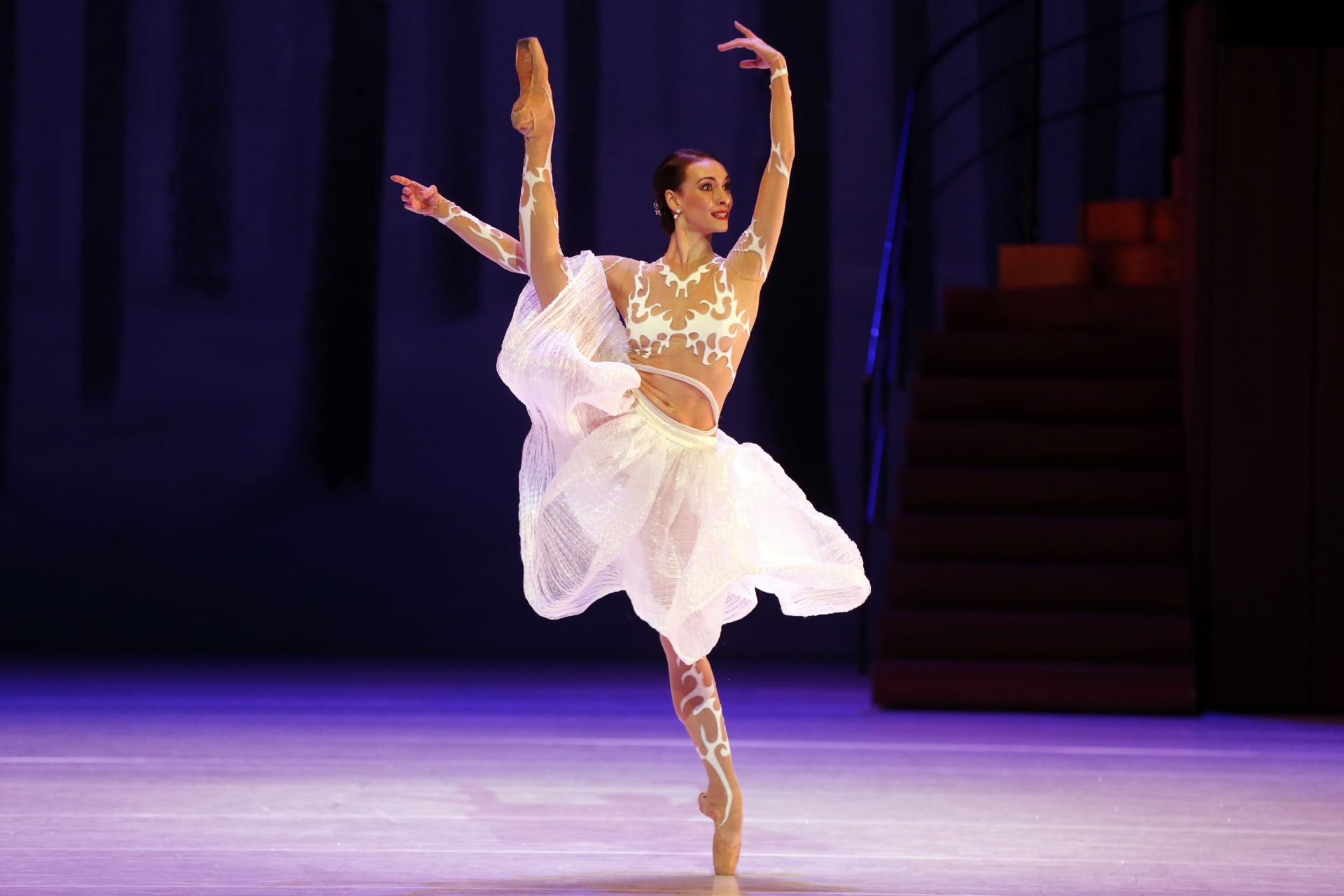 استقالة راقصة الباليه أولغا سميرنوفا راقصة 