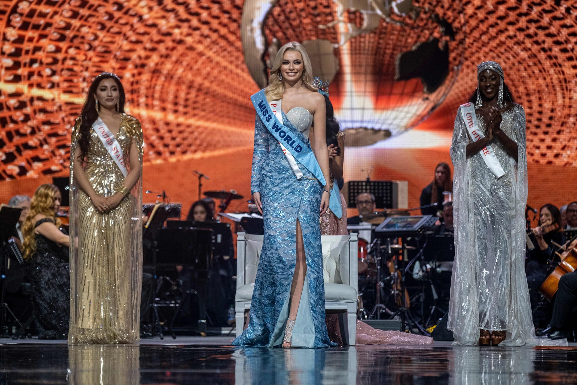 تتويج ملكة جمال العالم وسط دعوات للسلام في أوكرانيا
