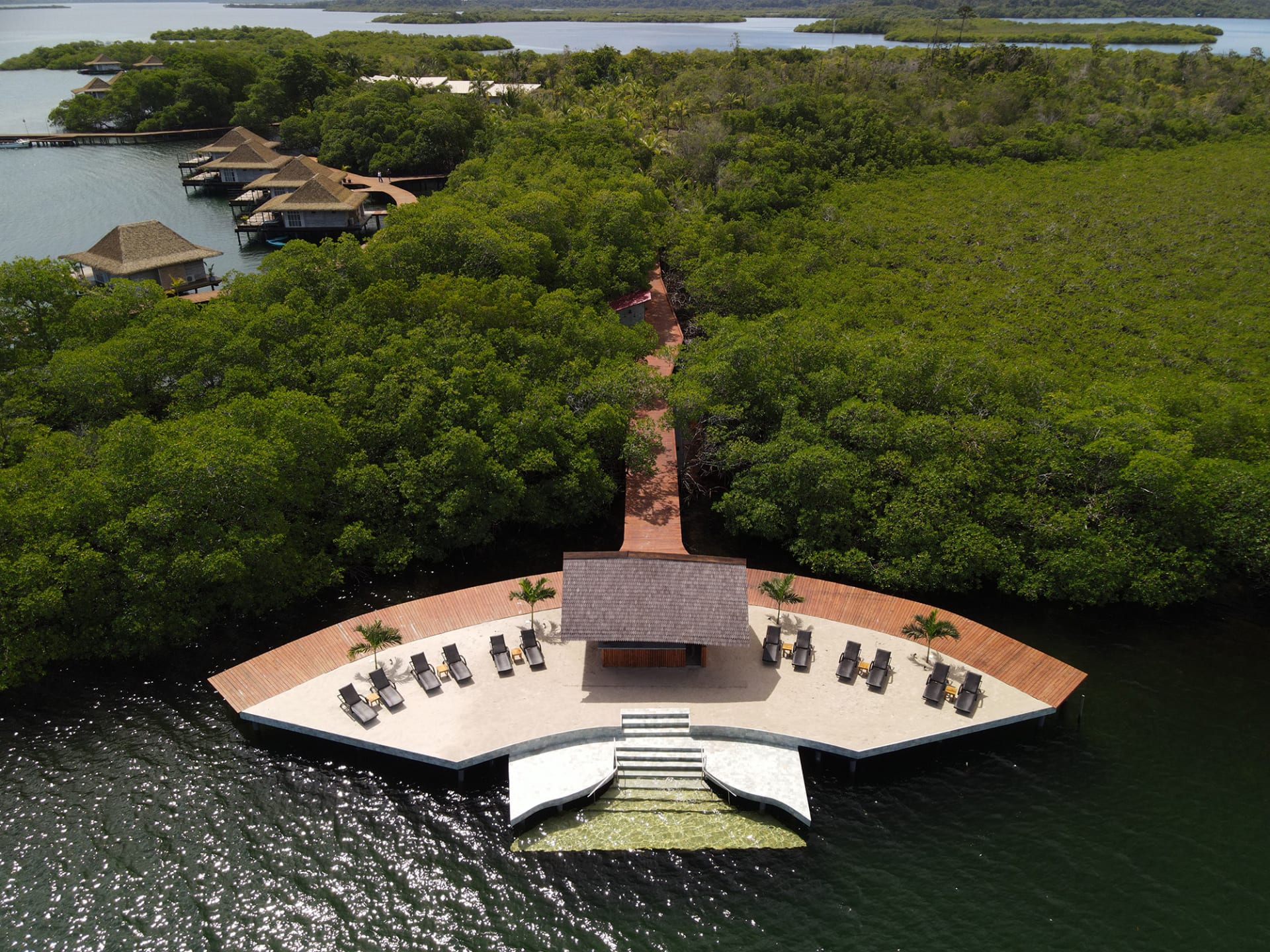 The luxury resort in Panama reveals a beach 
