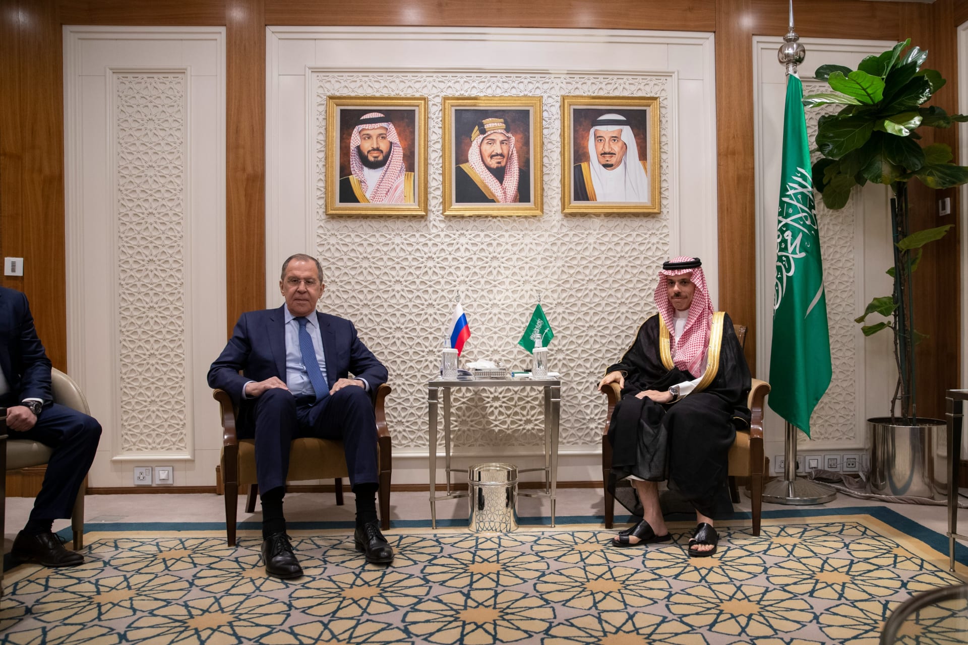 جانب من لقاء وزير الخارجية السعودي ونظيره الروسي 
