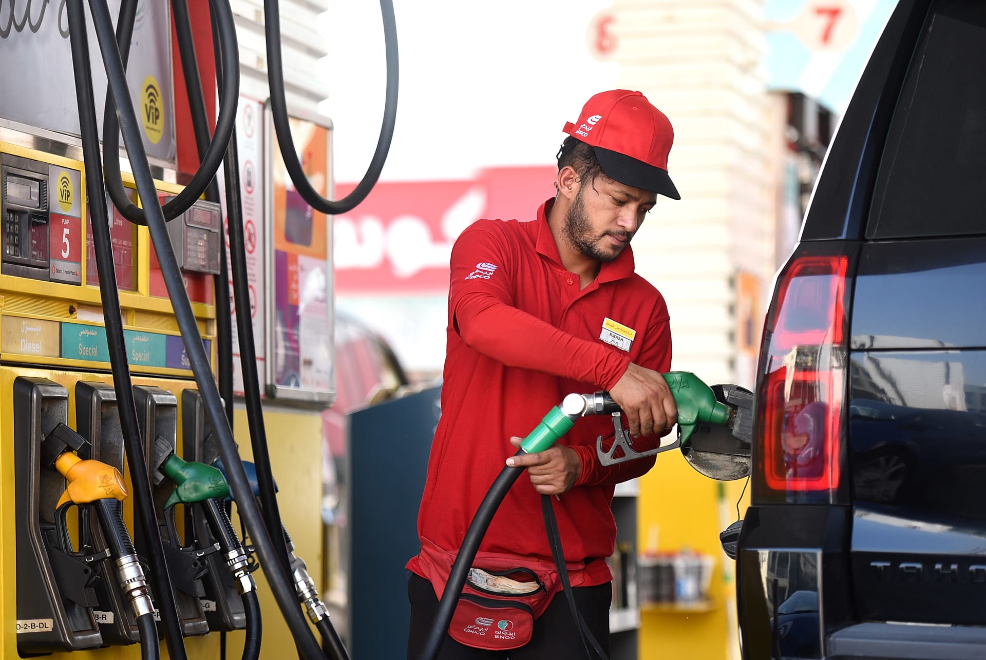 الإمارات تخفض أسعار الوقود في أغسطس
