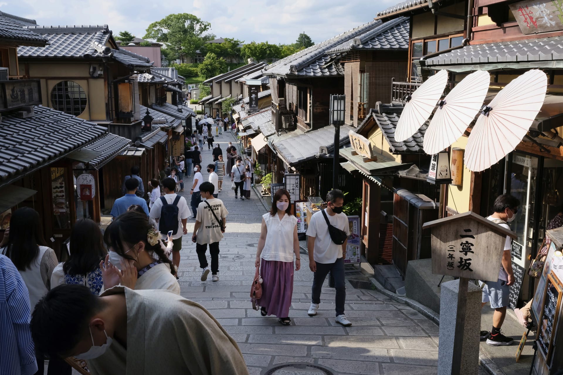 فتحت اليابان أبوابها للمسافرين ولكن.. ما سبب عدم عودة السياح حتّى الآن؟