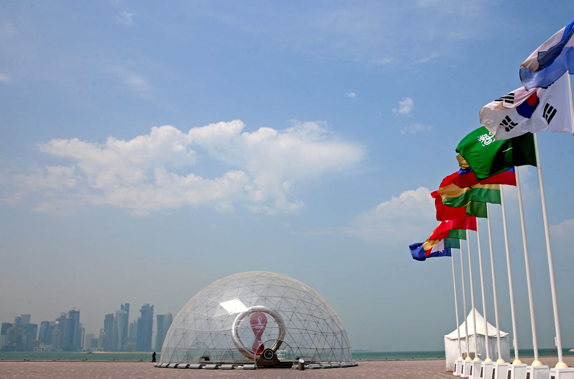 من أجل منتخب قطر.. هل يطرأ تغييرًا على موعد انطلاق كأس العالم 2022؟