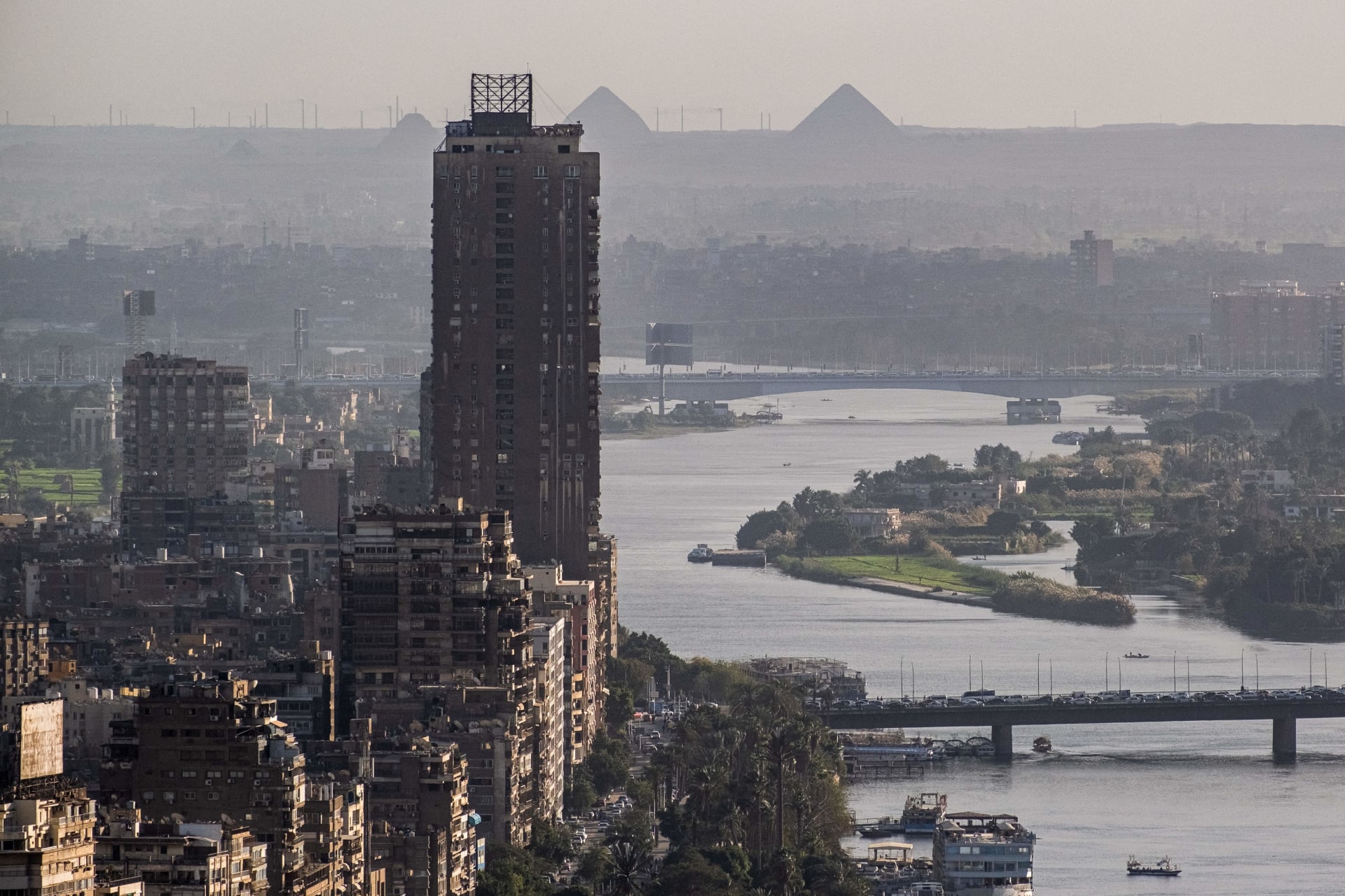 مصر.. أزمة الدولار تلقي بظلالها على أسعار المنتجات الكهربائية والمنزلية