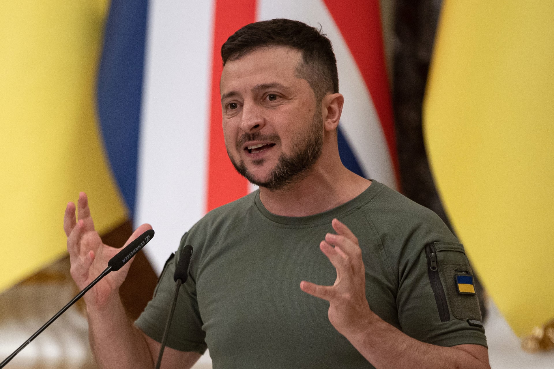 زيلينسكي يعلن "تحرير" منطقتين جنوبي وشرقي أوكرانيا