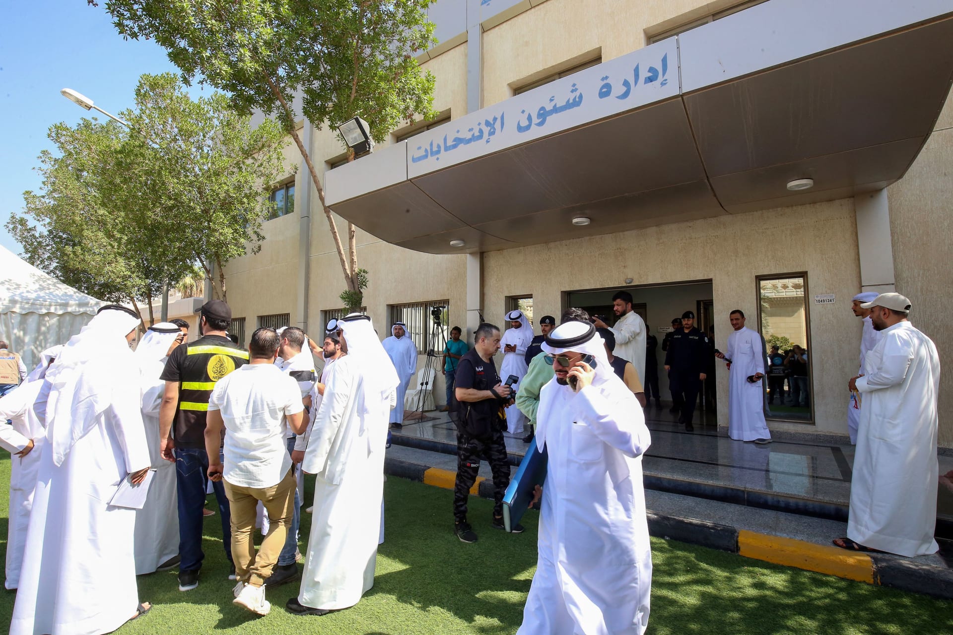 تصاعد حدة الجدل في الكويت حول "وثيقة القيم" وسط توقيعات مرشحين للبرلمان