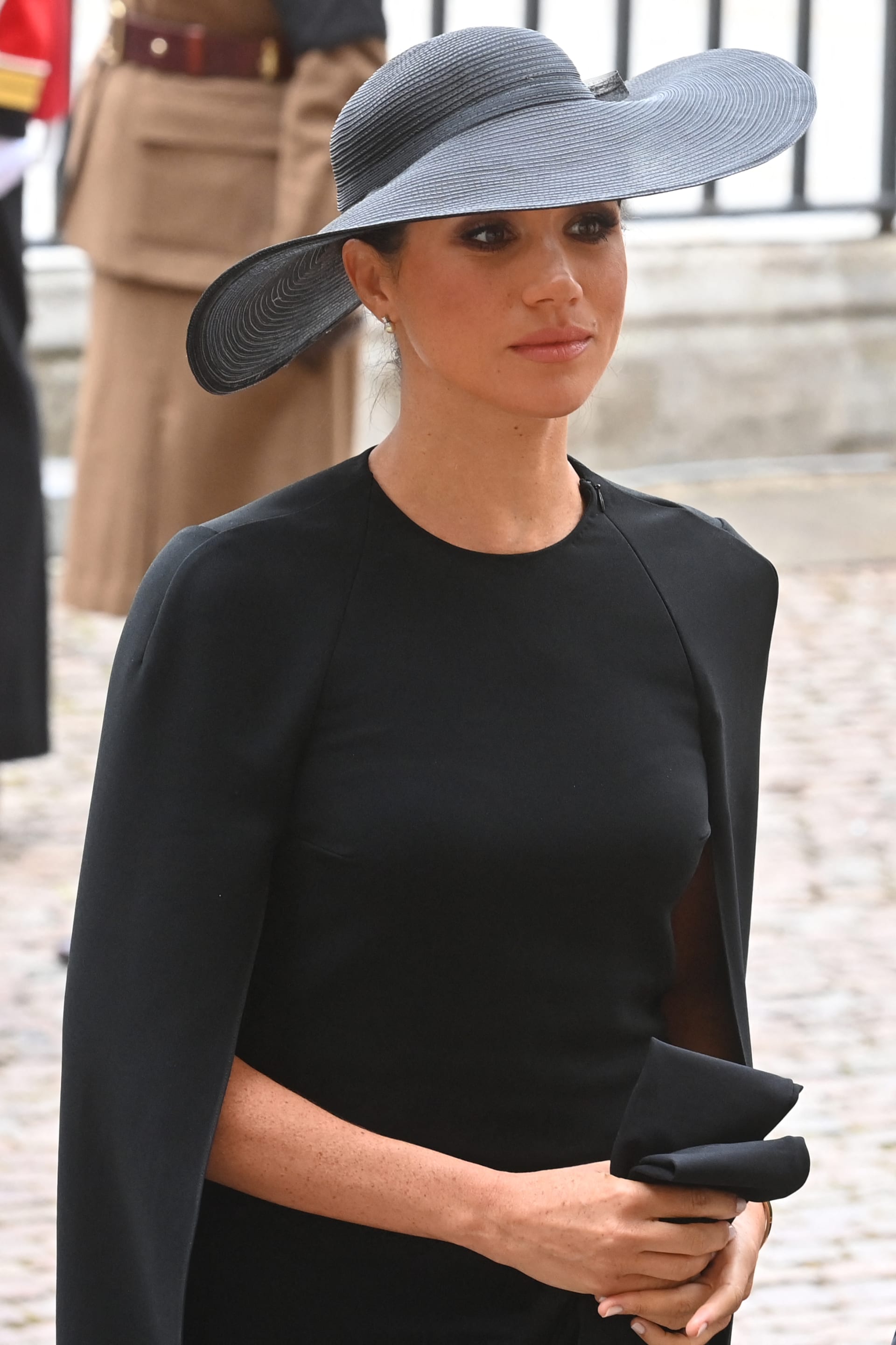 Siyah şapkalardan takılara.. Kraliçe Elizabeth'in cenazesinin konukları ne giydi?