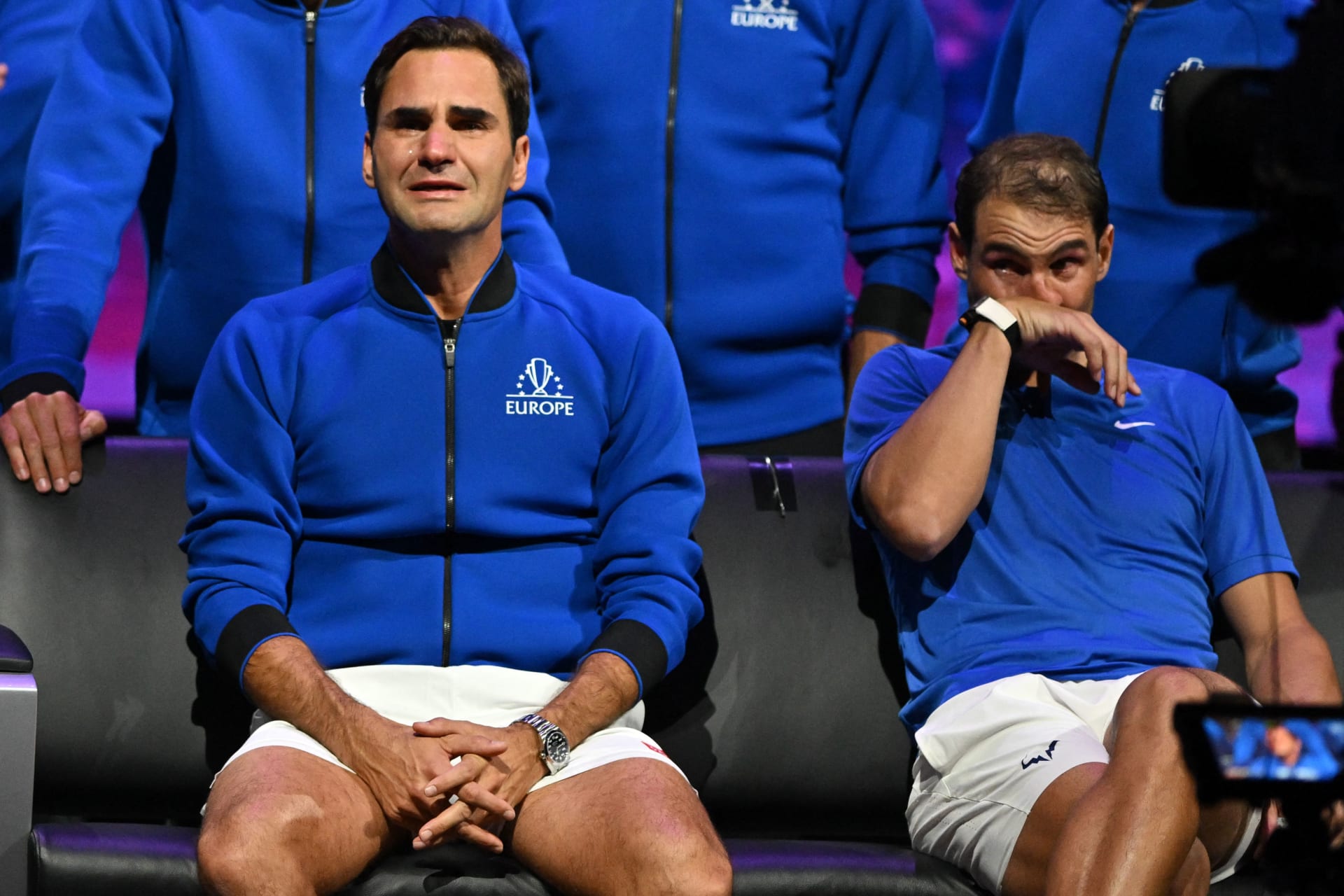 بكاء فيدرير ونادال في آخر مباراة لـ"كوكب التنس" يثير تفاعلا واسعا