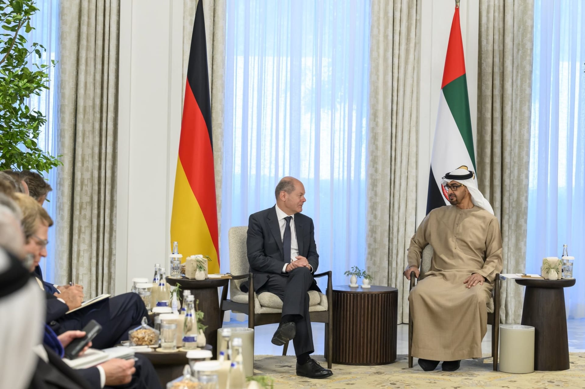بحضور محمد بن زايد وشولتز.. توقيع اتفاقية شراكة بين الإمارات وألمانيا في مجال أمن الطاقة