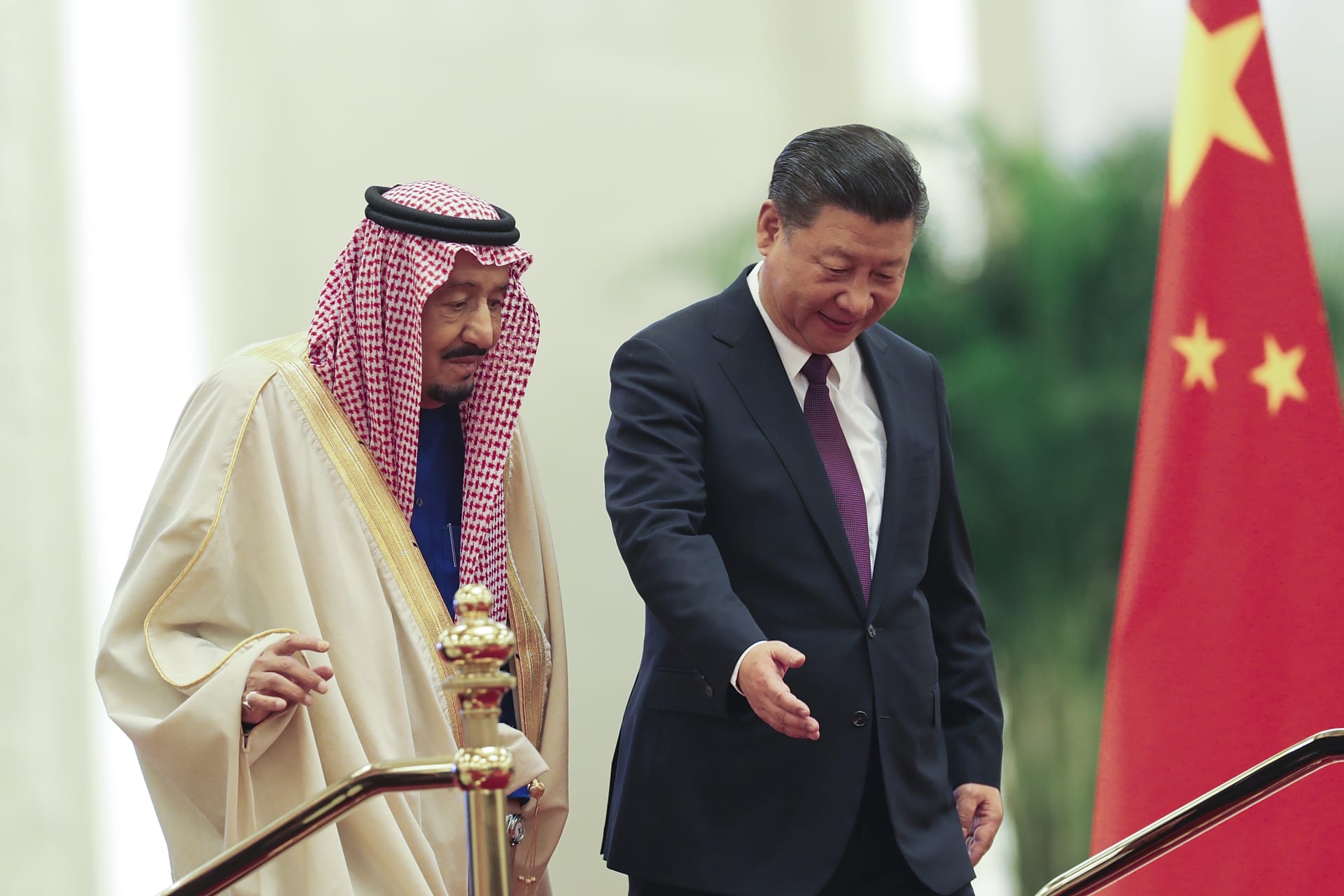 صورة أرشيفية للعاهل السعودي، الملك سلمان بن عبدالعزيز والرئيس الصيني، شي جين بينغ خلال زيارة للصين
