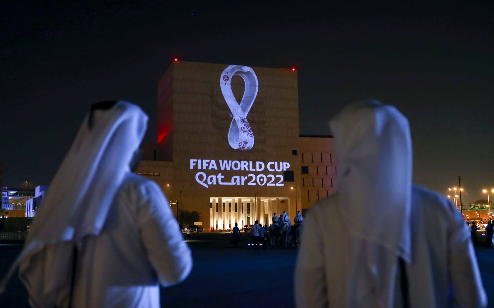 فيفا يوجه رسالة للفرق المشاركة في كأس العالم بقطر حول "جر" كرة القدم لـ"المعركة السياسية"