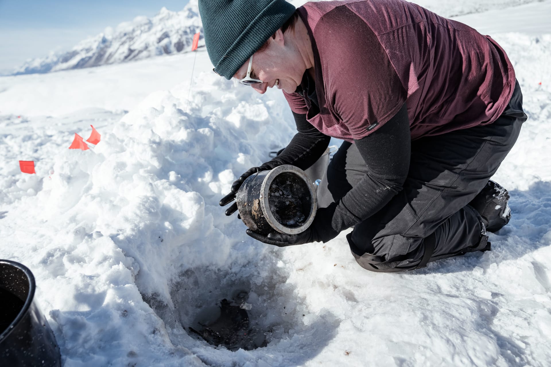 بعد 85 عامًا..العثور على كاميرات مستكشف مهجورة على كتلة جليدية بكندا