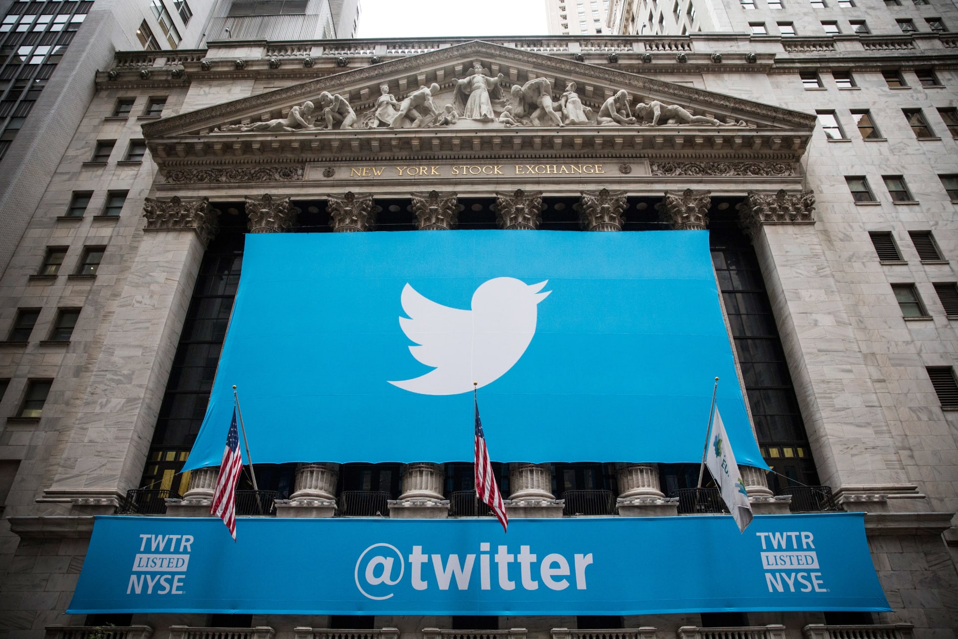 تويتر يؤجل خطة طرح "العلامة الزرقاء" مقابل 8 دولارات شهريًا إلى ما بعد الانتخابات النصفية