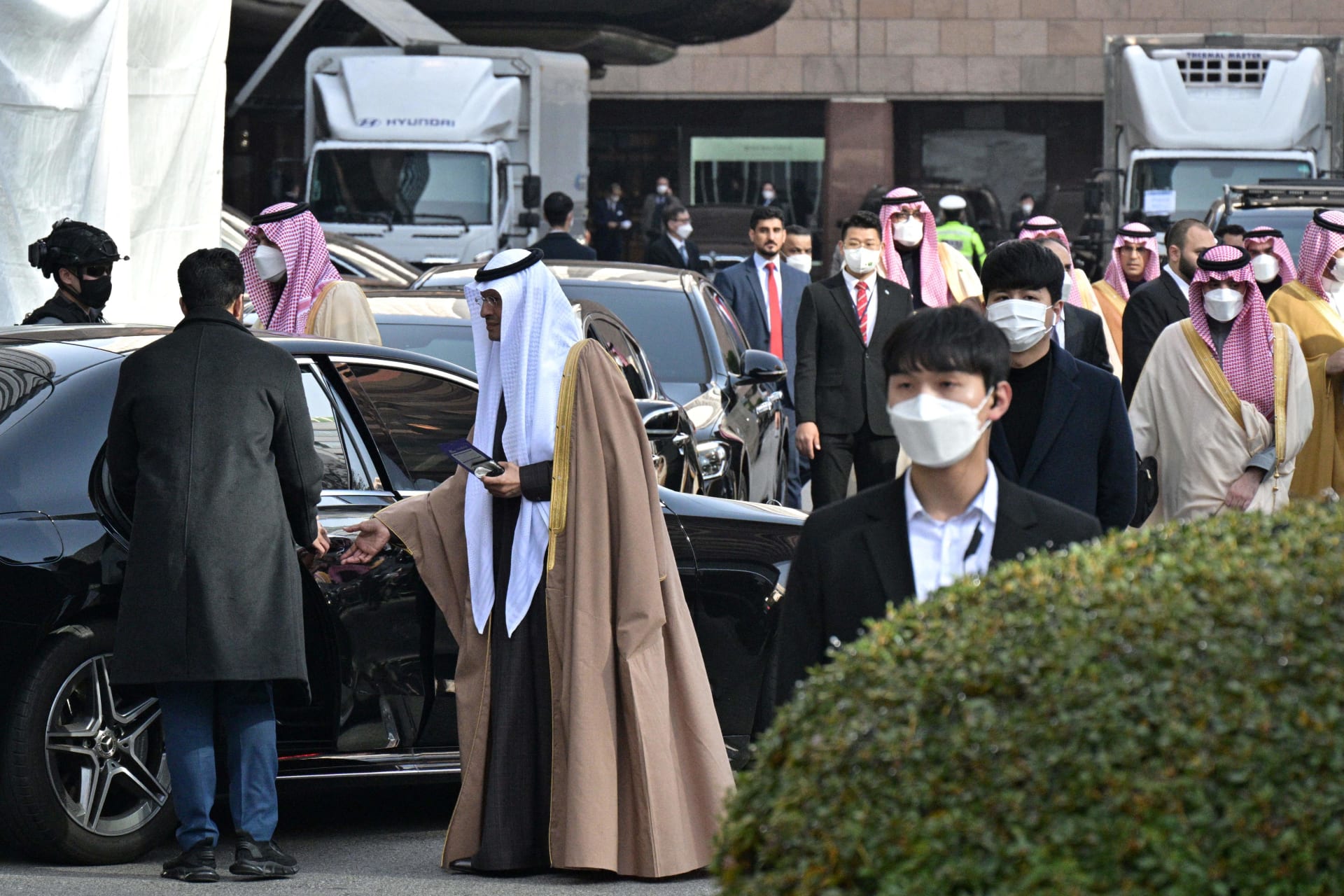 Saudi-Arabien.. Bilder, die die Sicherheitsbeschränkungen überwachen, die die Delegation umgeben, die Mohammed bin Salman in Südkorea begleitet