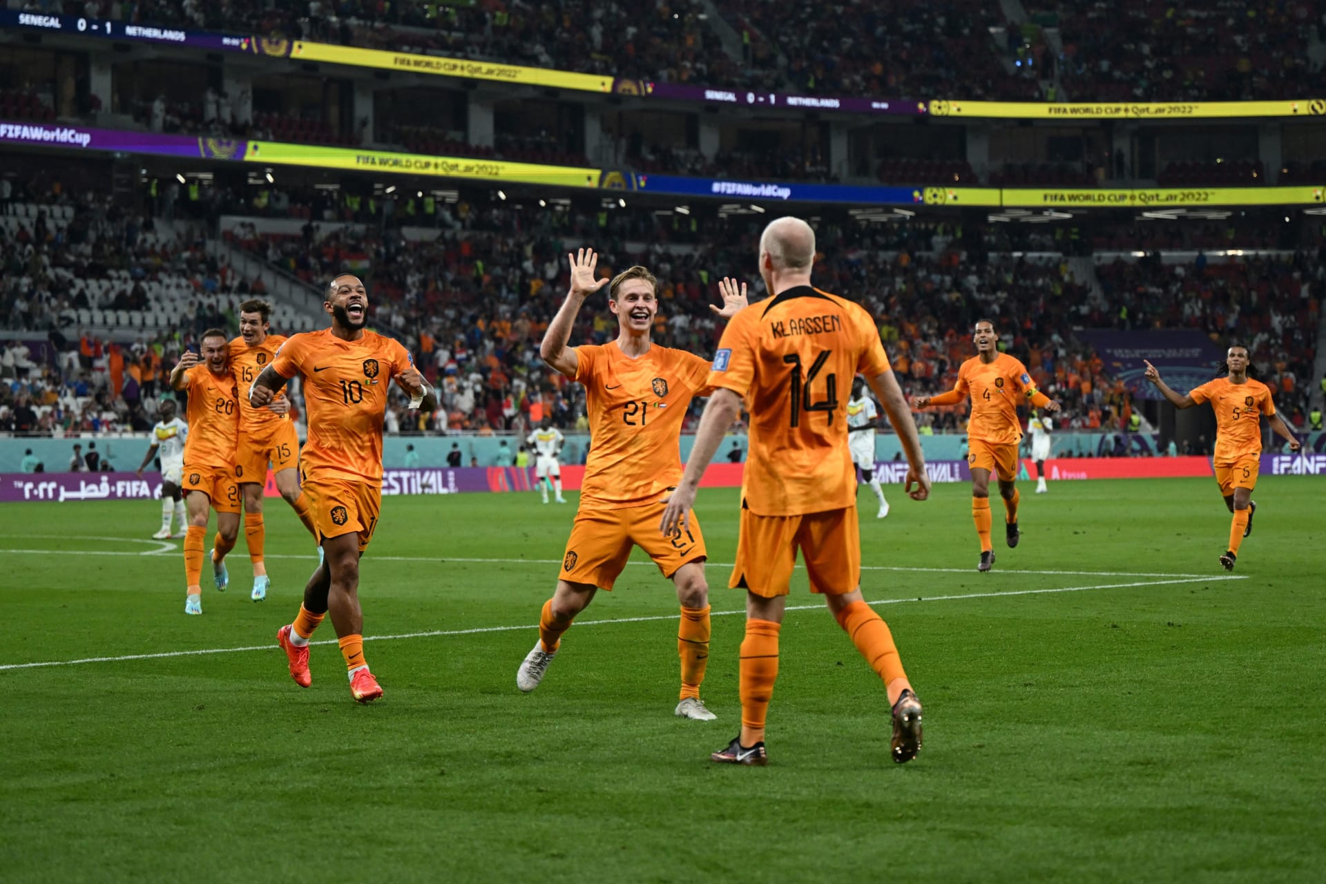 هولندا تخطف فوزًا من أمام السنغال.. ومغردون: "كرة القدم ظالمة أحياناً"