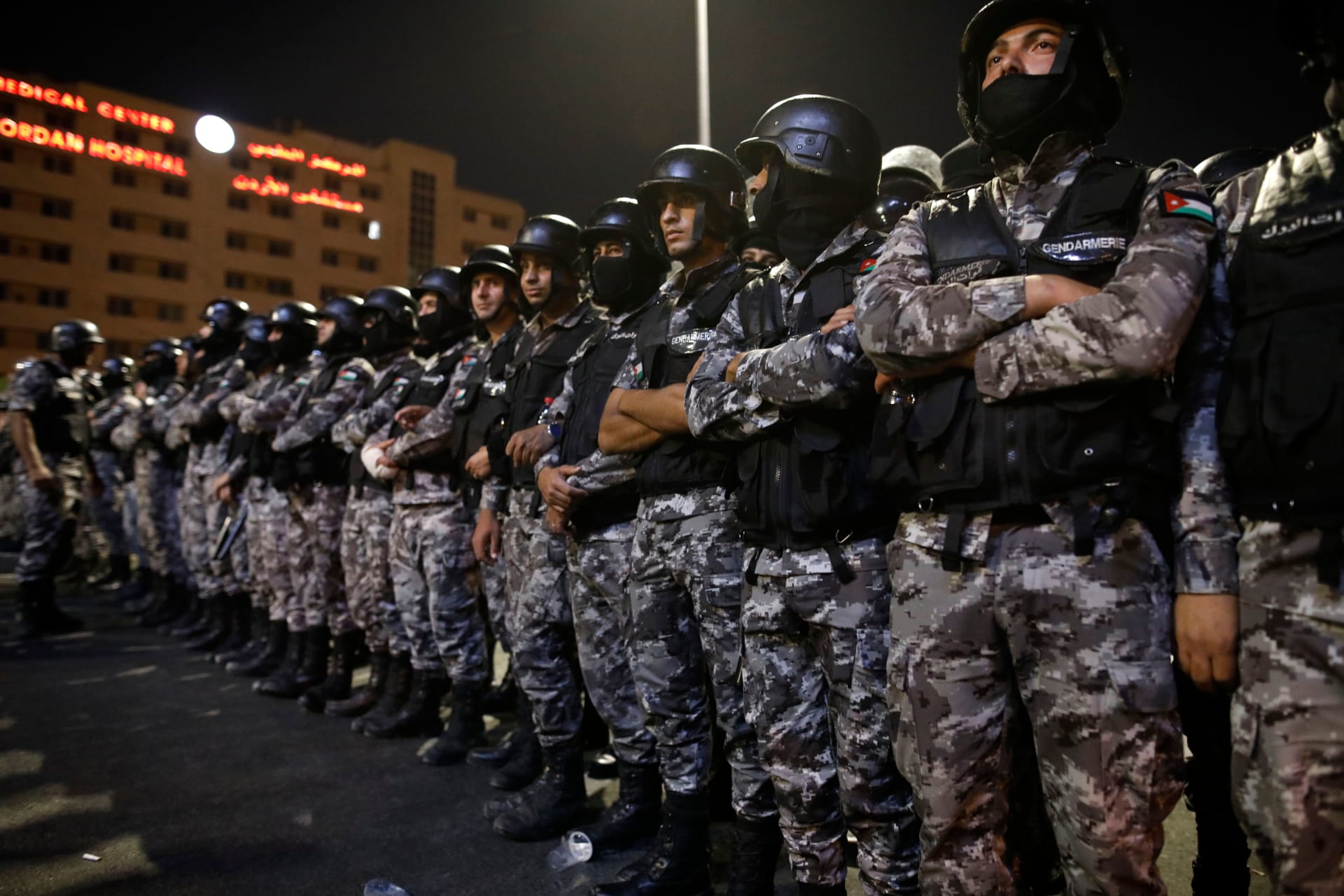 صورة أرشيفية لأفراد شرطة مكافحة الشغب الأردنية في عمان