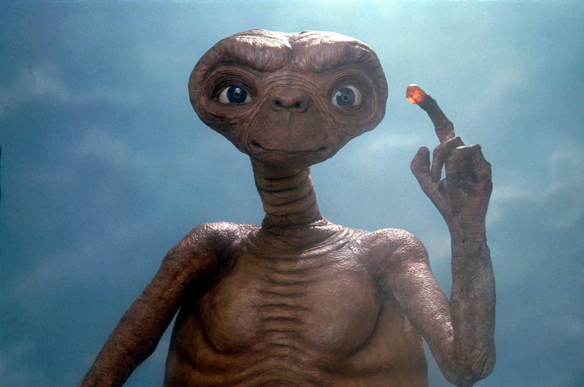 Muñeco alienígena animado de la película. "et" Famoso vendido por 2,56 millones de dólares