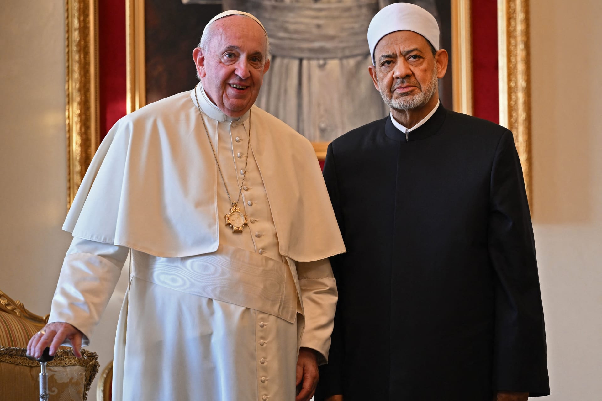 شيخ الأزهر وبابا الفاتيكان خلال أعمال ملتقى البحرين الدولي للحوار بين الشرق والغرب