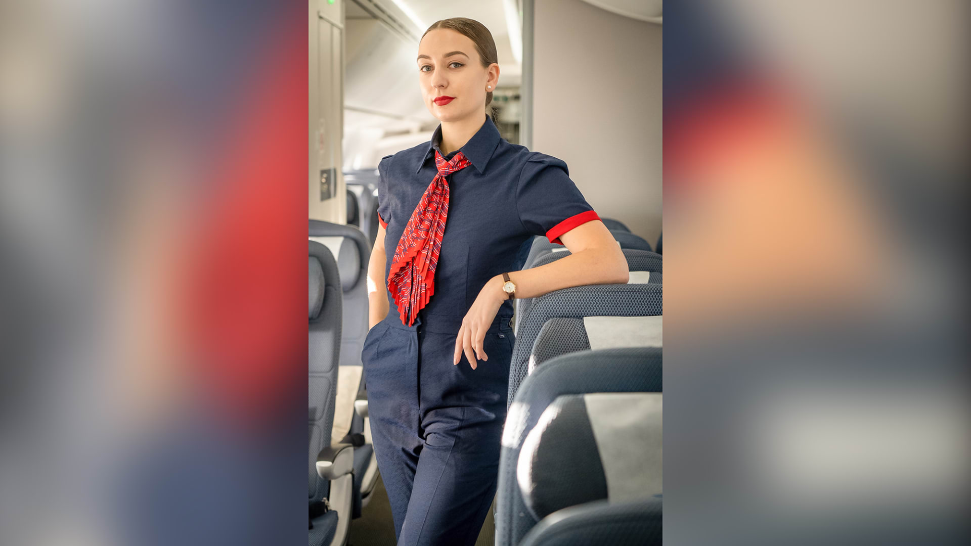 Eine britische Fluggesellschaft enthüllt ihre neue Uniform..was zeichnet sie aus?