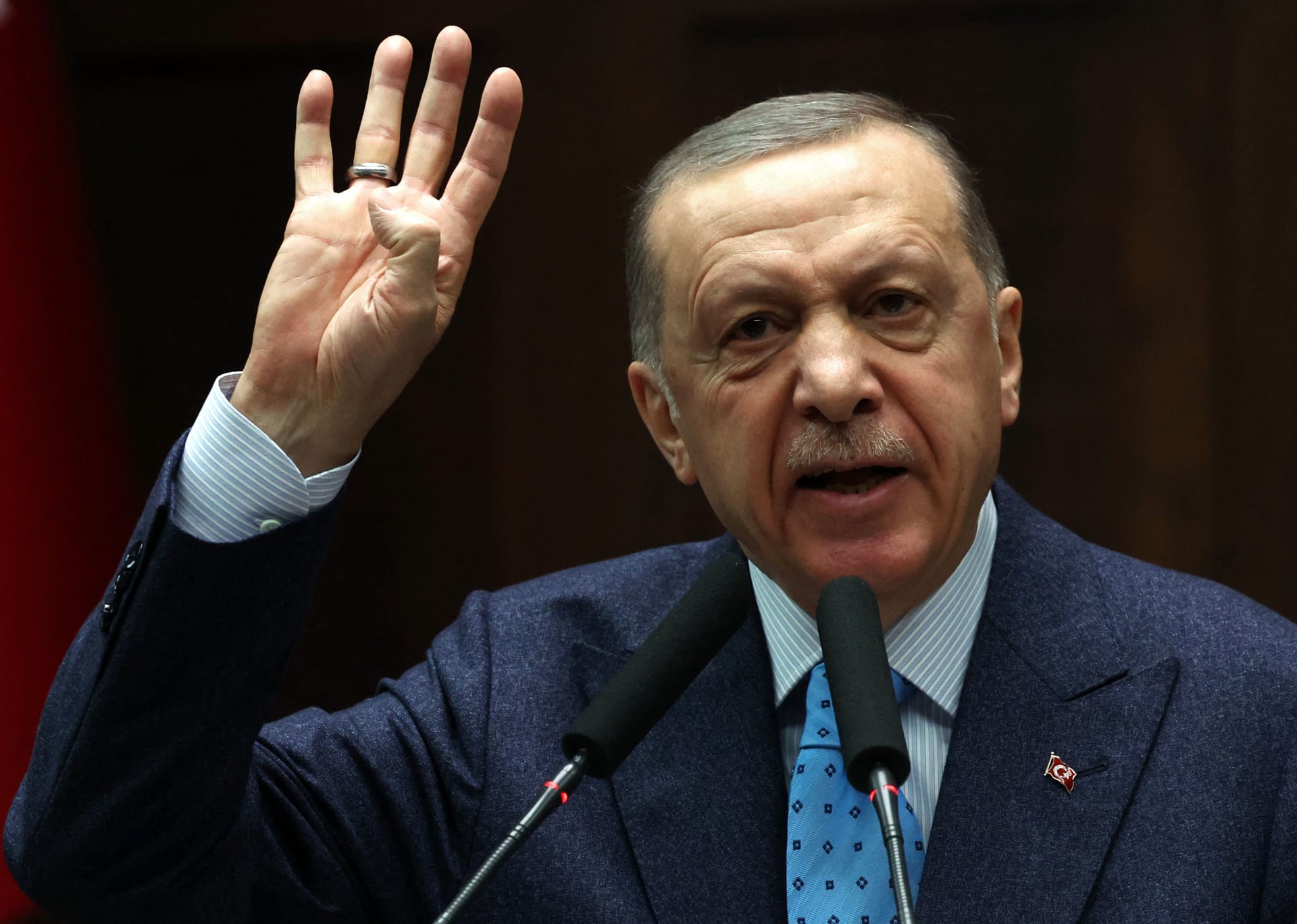  أردوغان: هل نرد على السويد بعد حرق مصحف؟