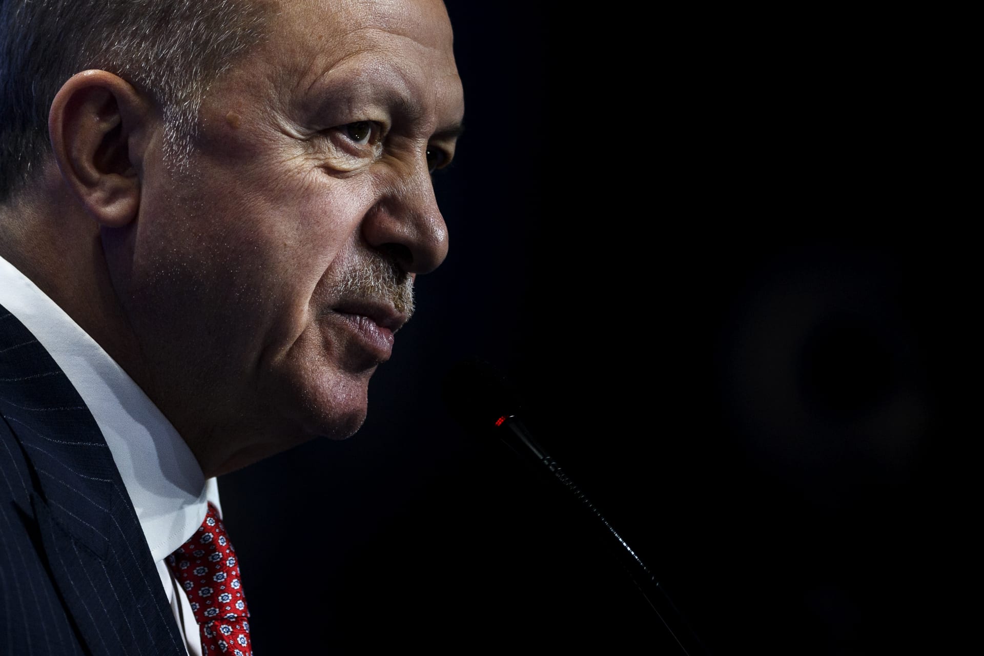 أردوغان يعلن ارتفاع حصيلة ضحايا زلزال تركيا إلى 912 قتيلا وأكثر من 5 آلاف مصاب