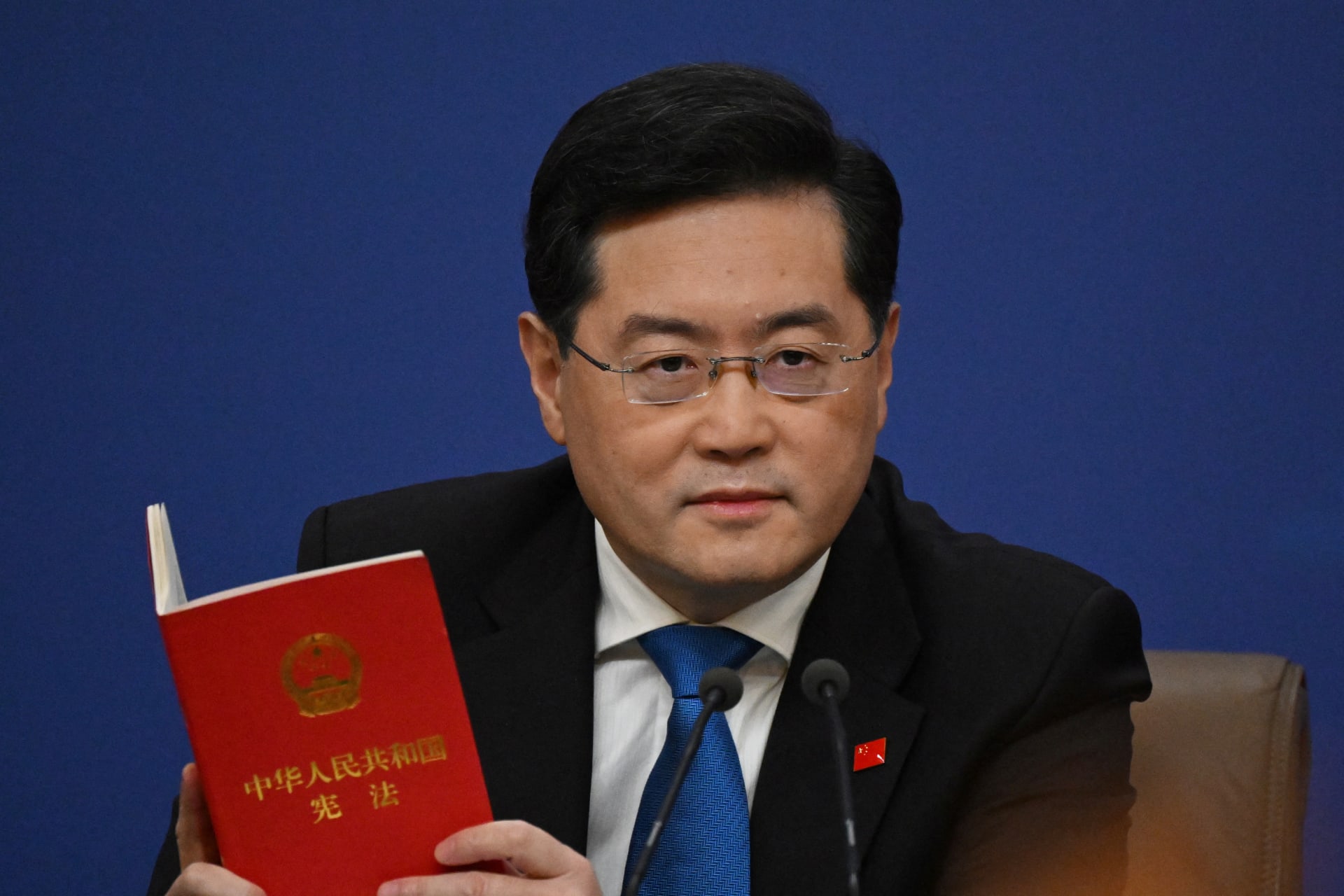 وزير خارجية الصين يوجه تحذيرا حول إنشاء "ناتو" في آسيا وينفي تقديم أسلحة لروسيا
