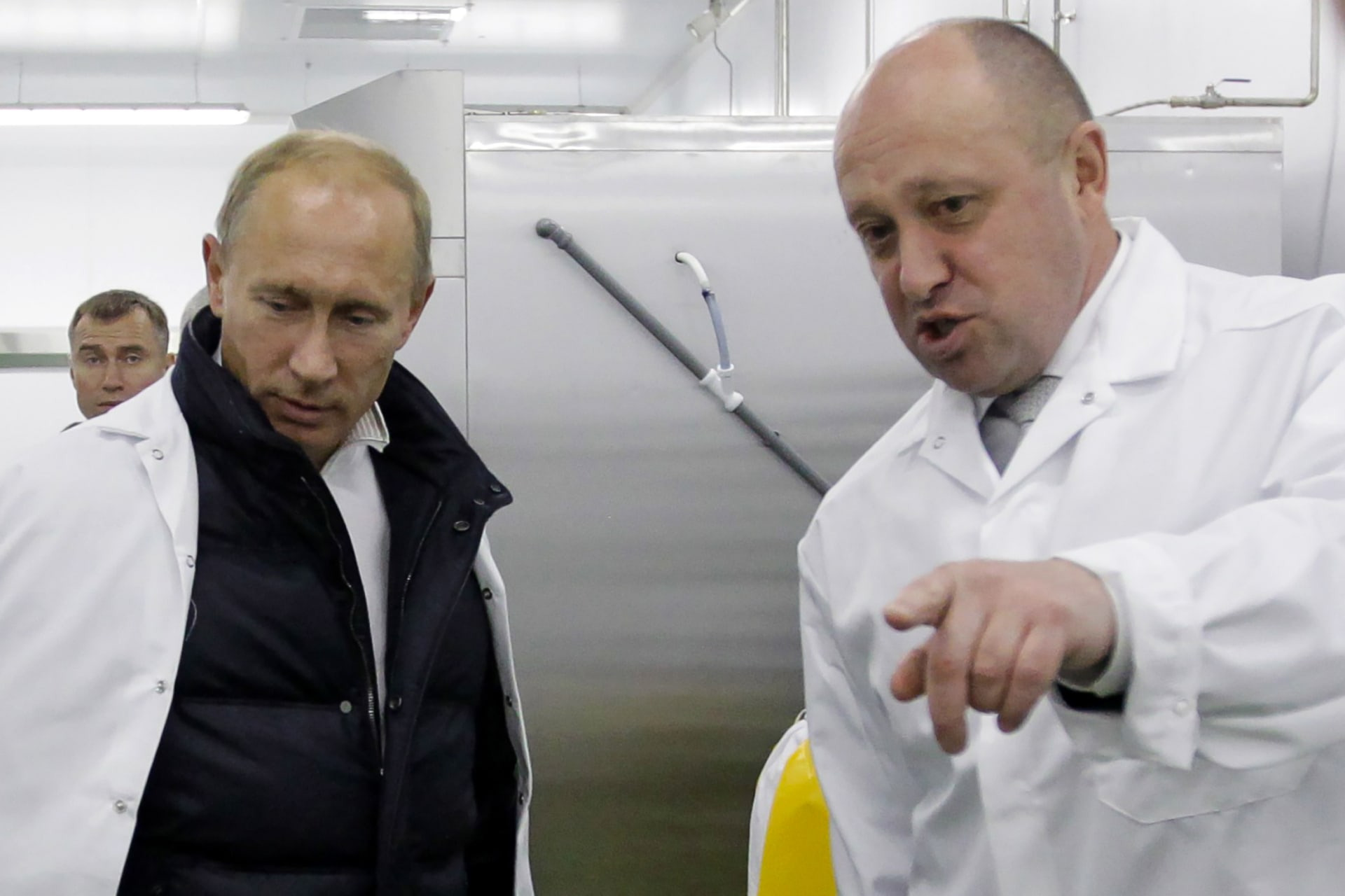 "طباخ بوتين" يسخر من وزير دفاع روسيا بسبب مزاعمه حول قتلى أوكرانيا في باخموت