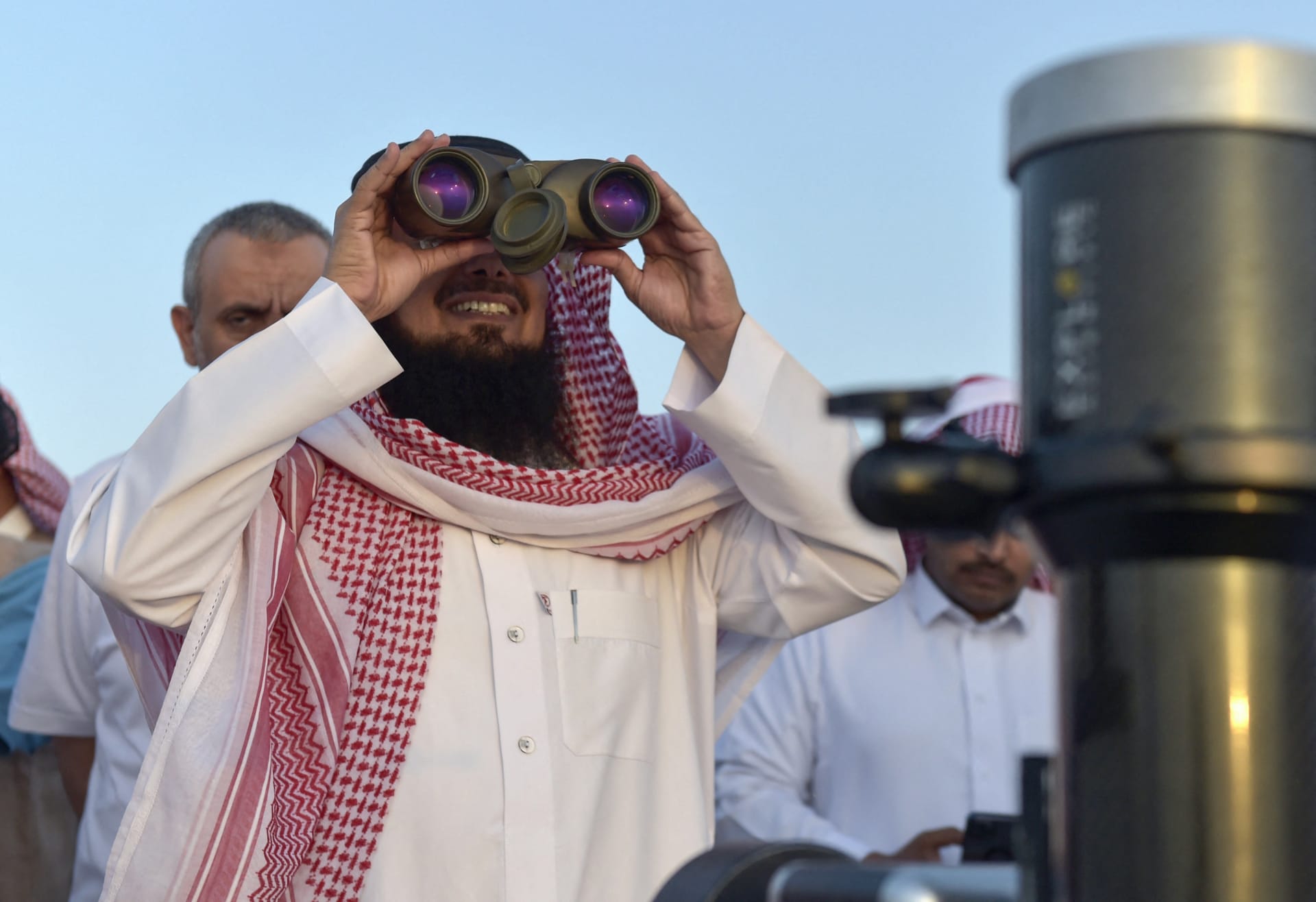  السعودية.. المحكمة العليا تدعو إلى تحري هلال رمضان.. وتحدد التاريخ