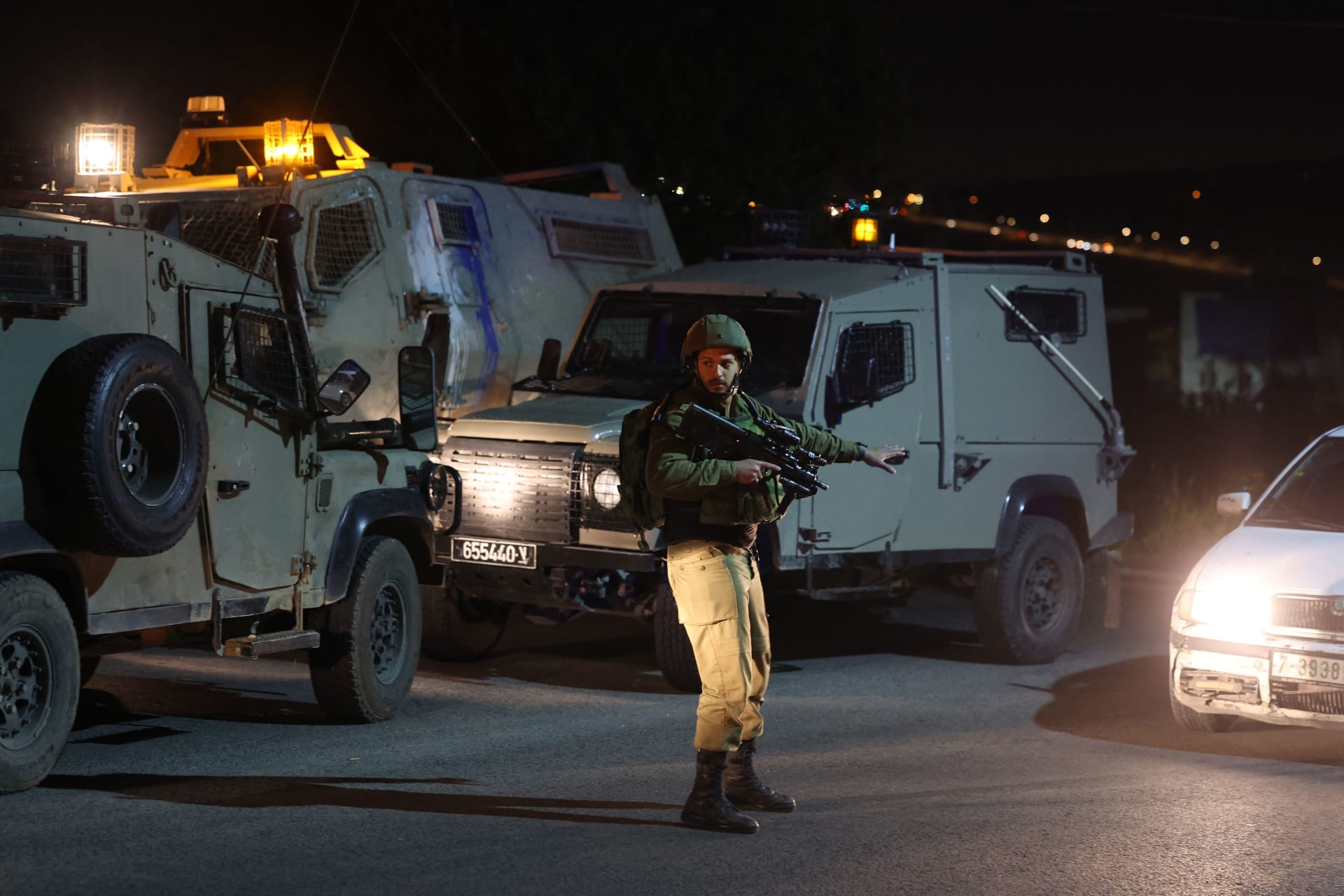 إسرائيل: مقتل مشتبه به بعد أن صدم 3 أشخاص بسيارة في الضفة الغربية